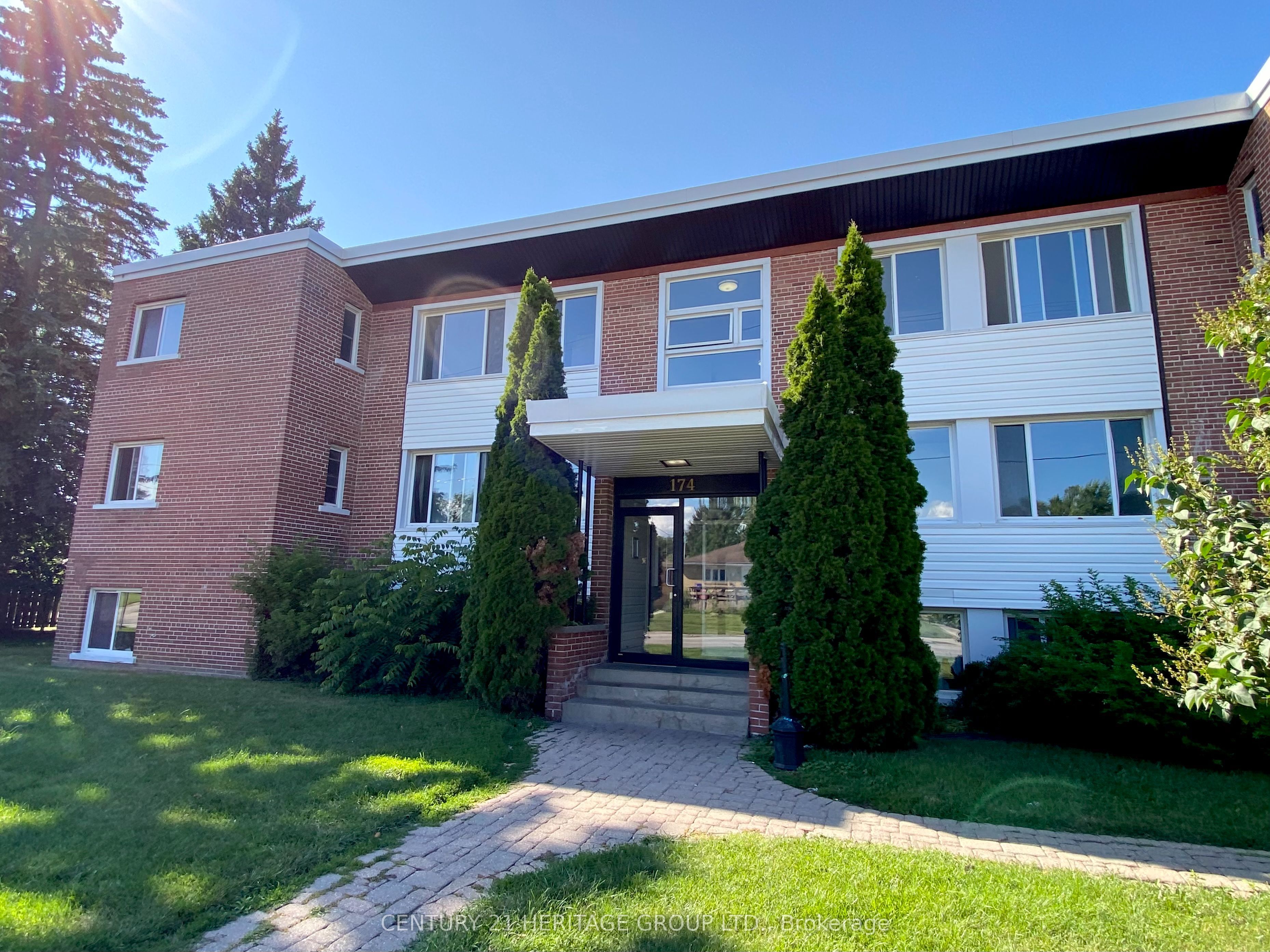 174 Grove Street E 3, Barrie, ON L4M 2P7 photo 2