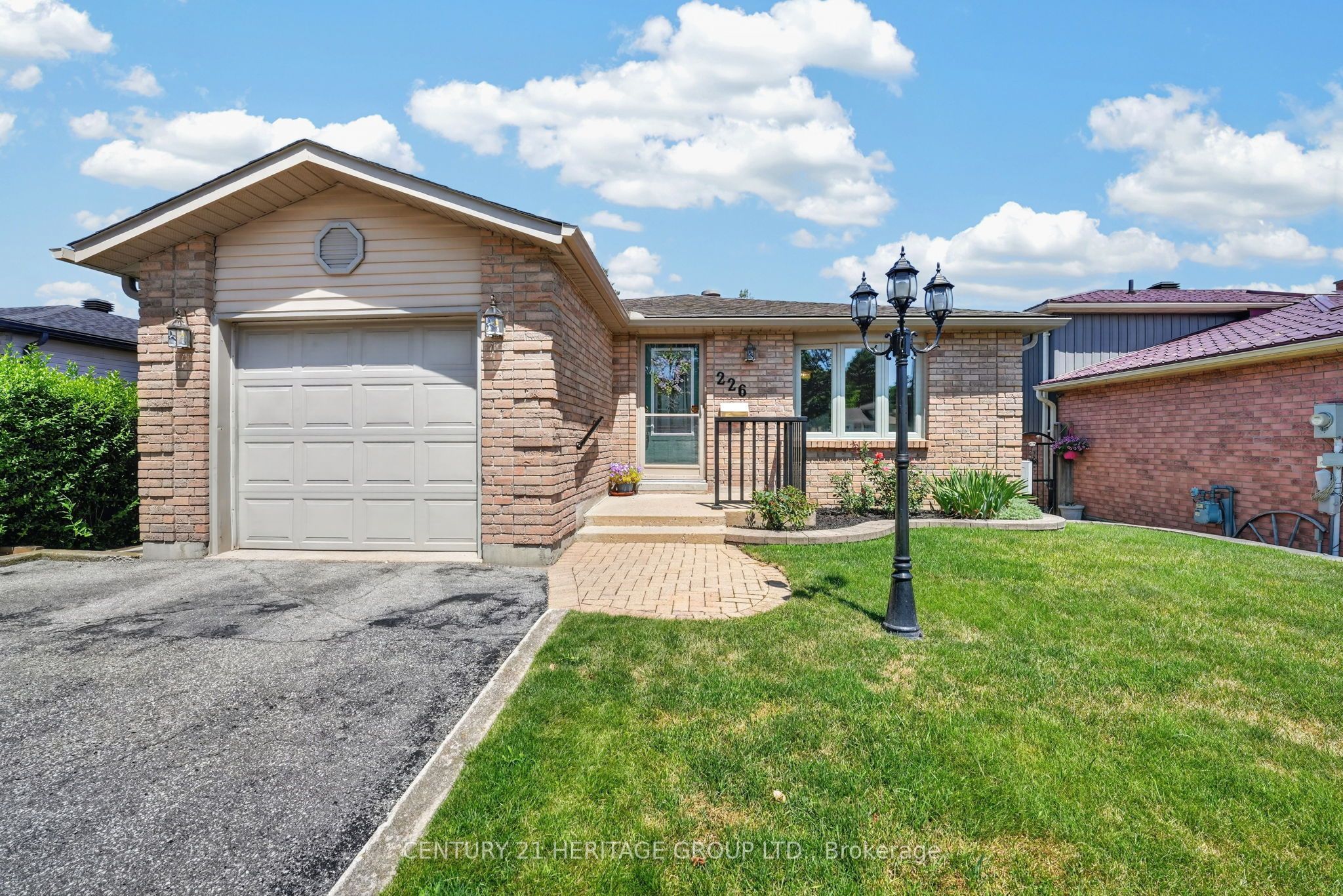 226 Lillian Crescent, Barrie, ON L4N 5Y8 photo 3
