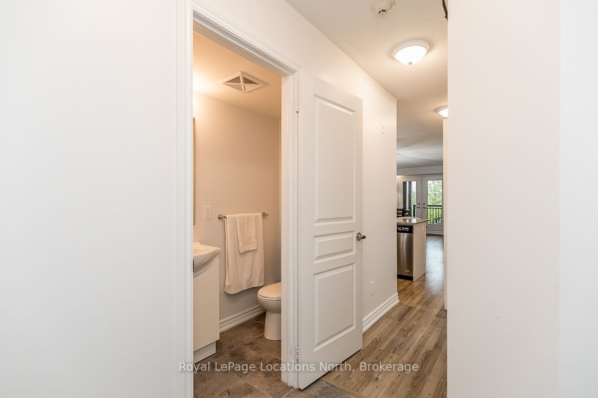 4 Anchorage Crescent 205, Collingwood, ON L9Y 0Y6