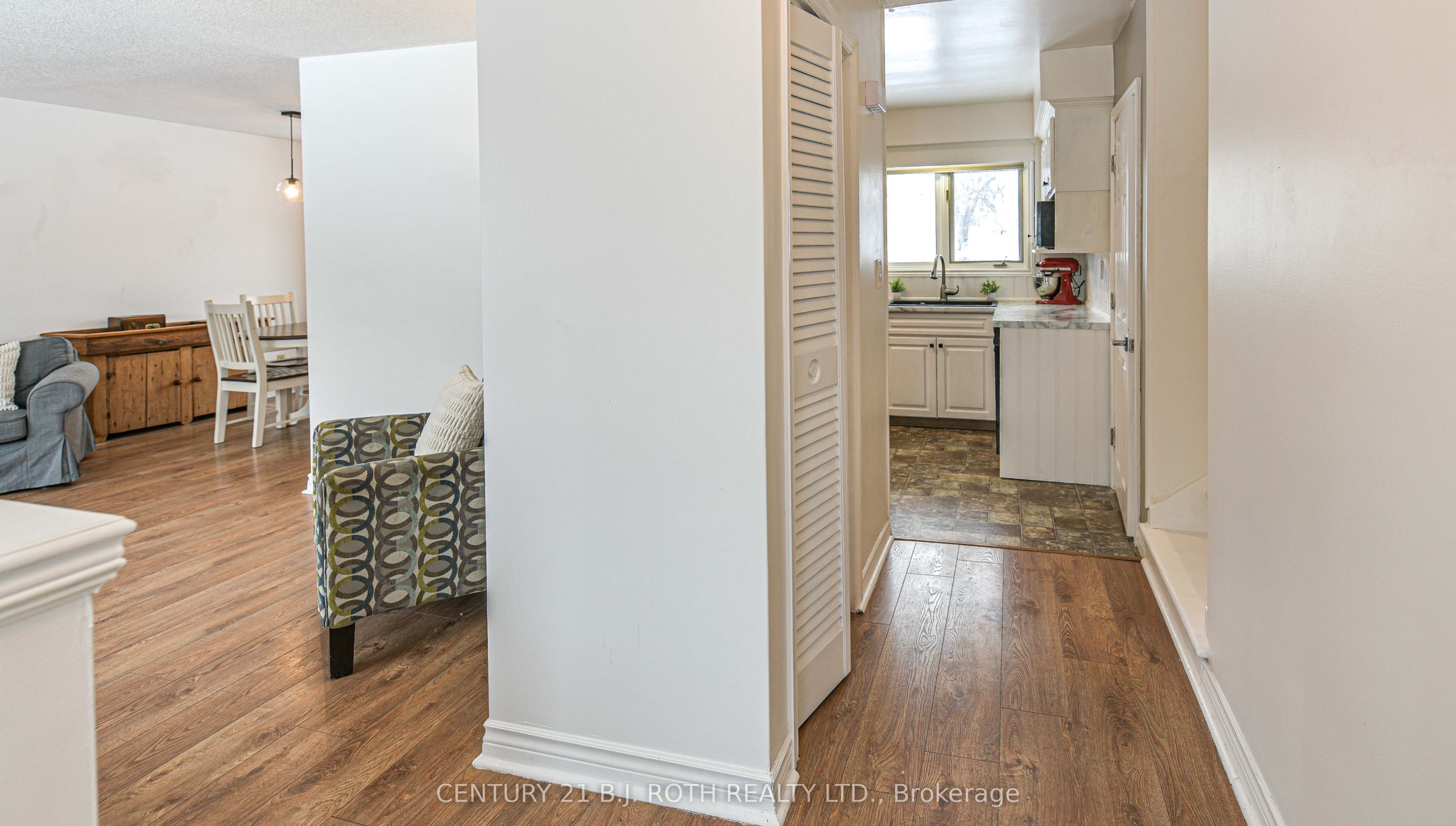 201 Point Street, Clearview, ON L0M 1S0 photo 3