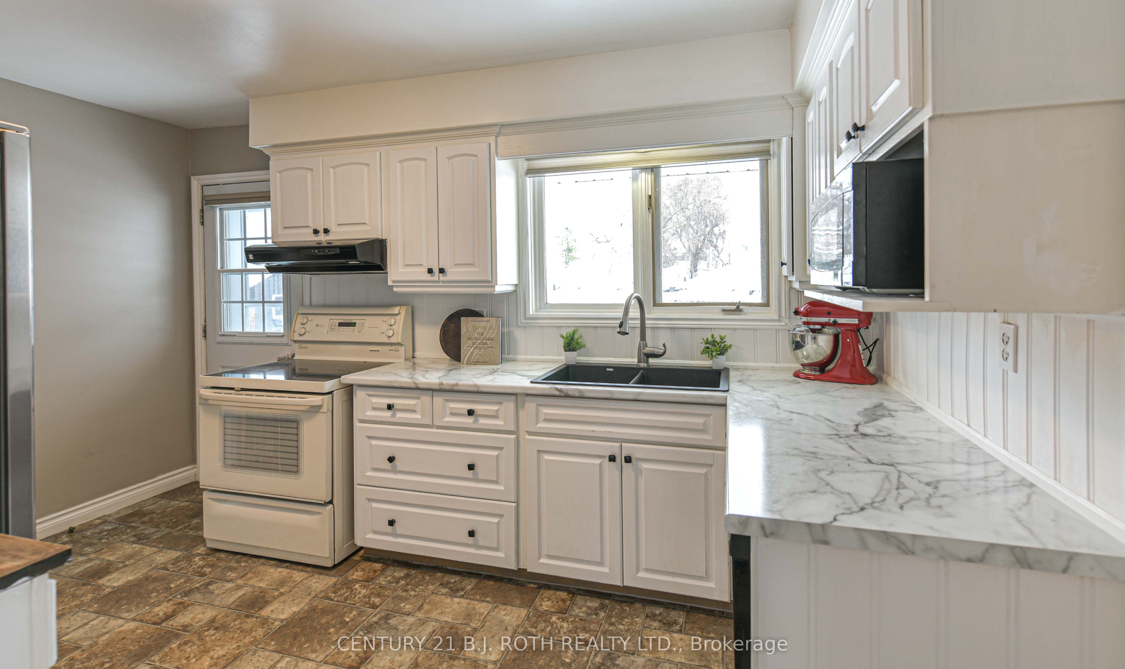 201 Point Street, Clearview, ON L0M 1S0 photo 5