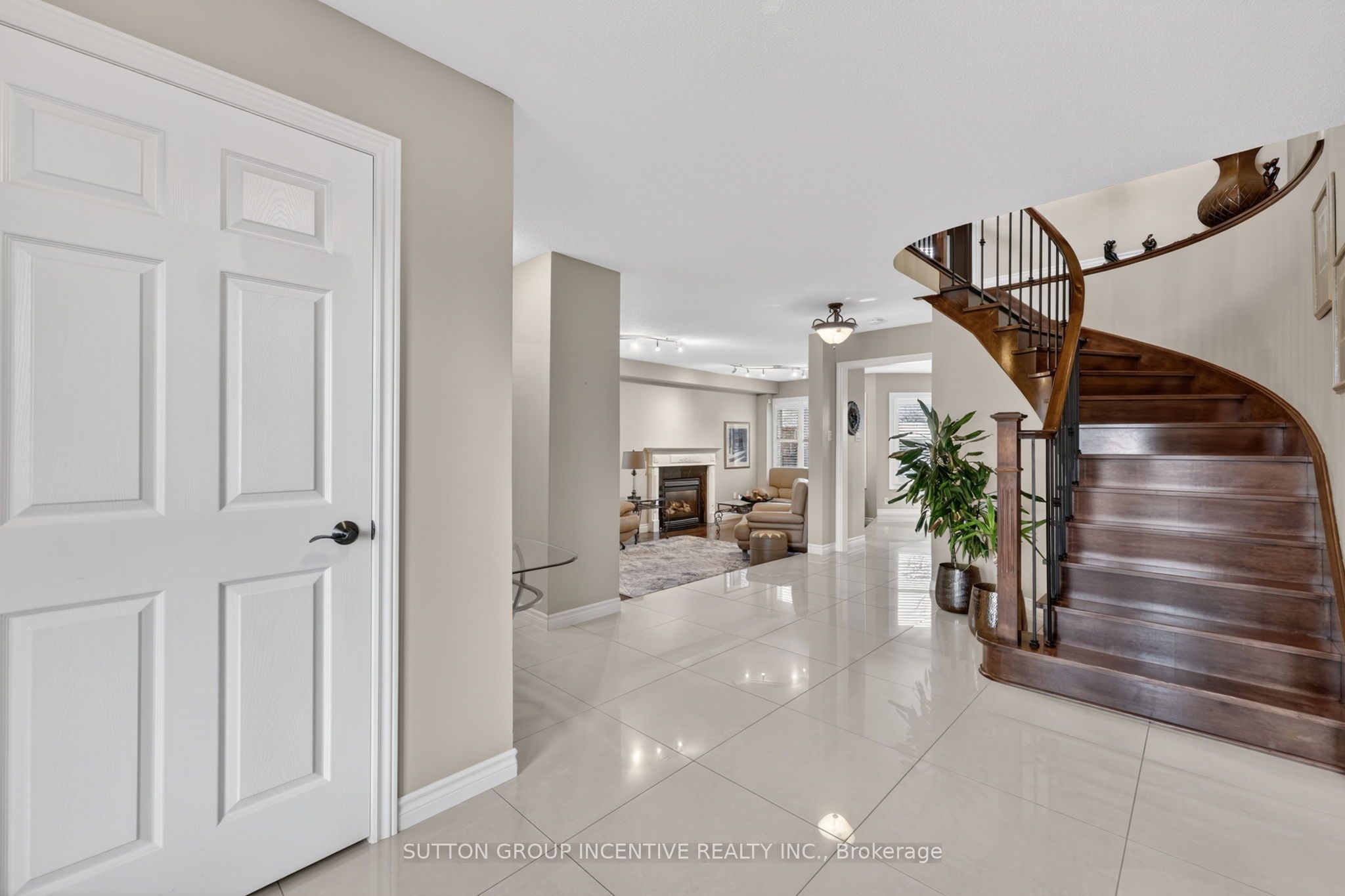 4 Chantal Street, Barrie, ON L4N 9S4 photo 3