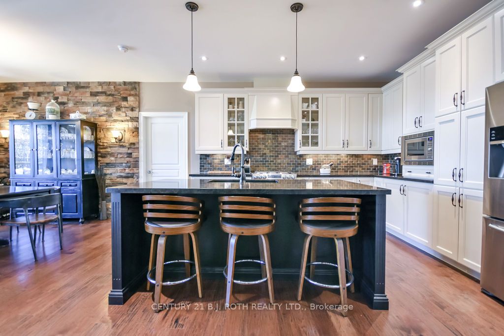2 Roy Hickling Drive, Springwater, ON L9X 0J2 photo 5