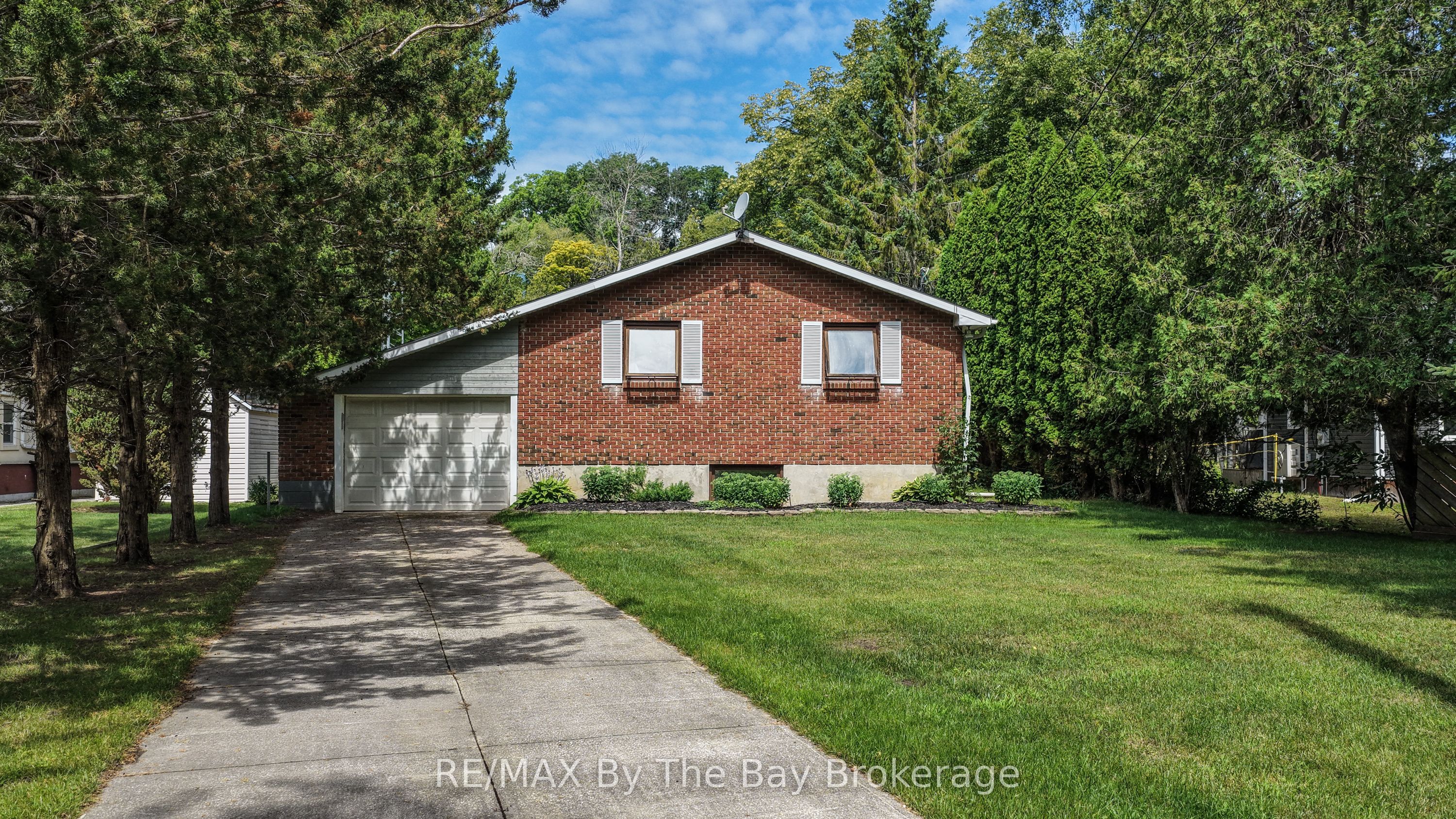 116 Stroud Crescent, Wasaga Beach, ON L9Z 2T4 photo 2