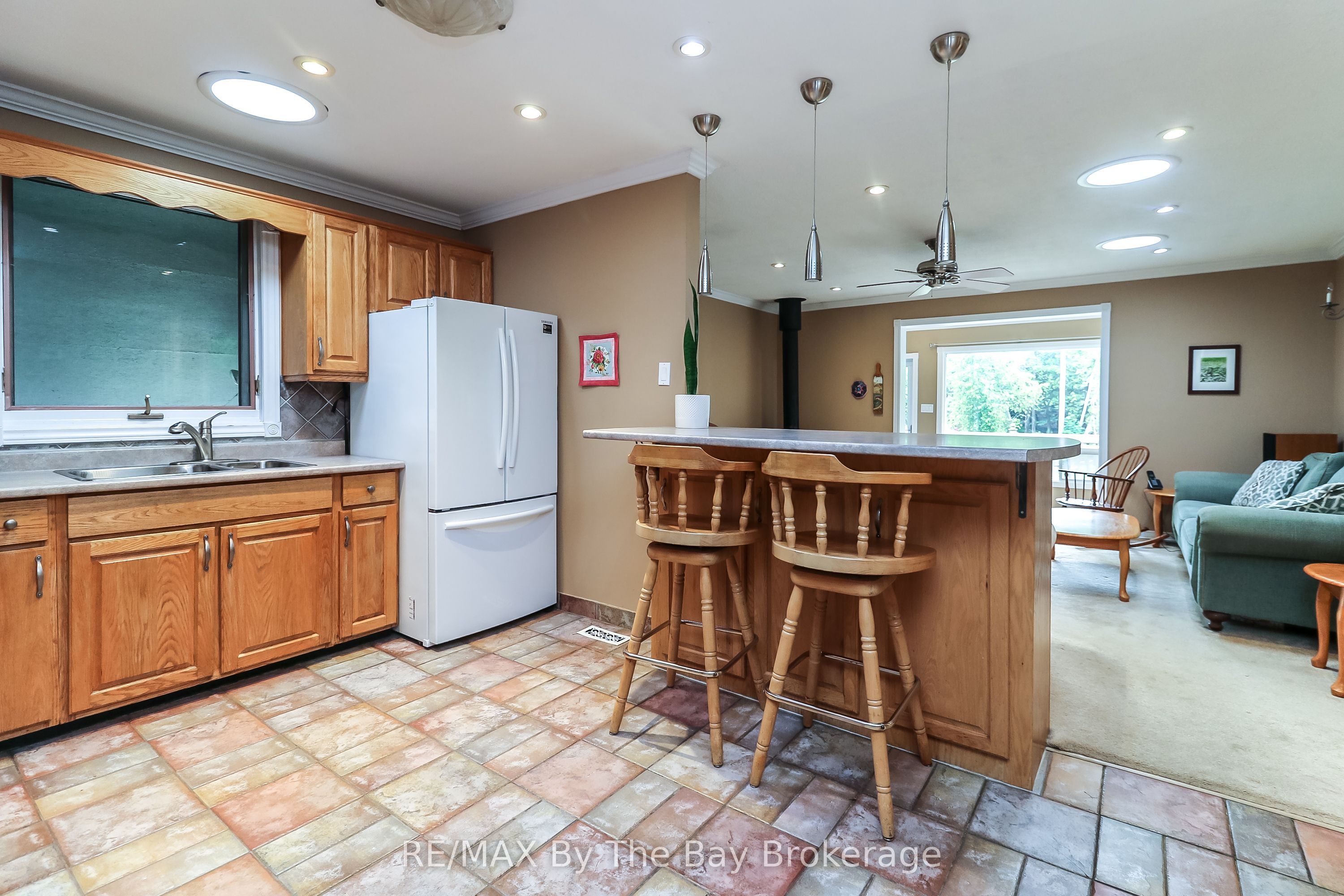 116 Stroud Crescent, Wasaga Beach, ON L9Z 2T4 photo 5
