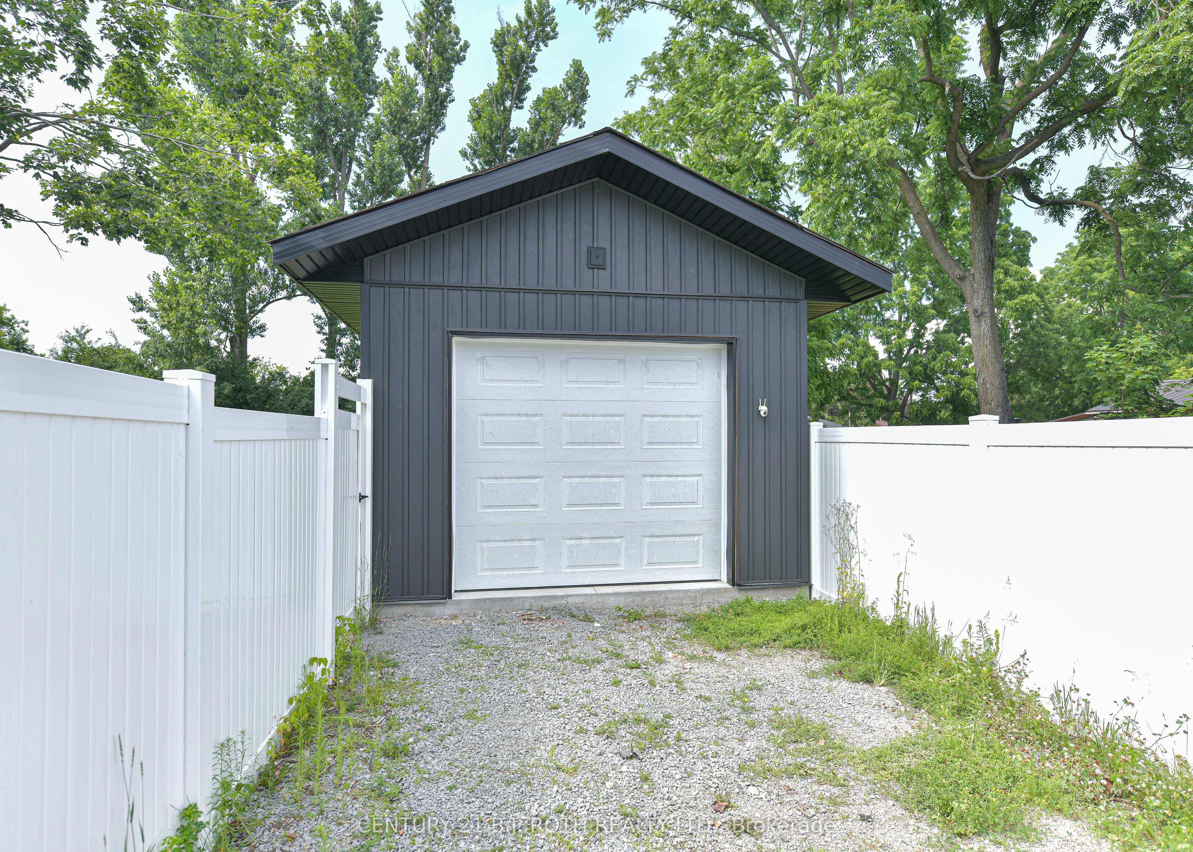26 South Street S, Orillia, ON L3V 3S9 photo 2