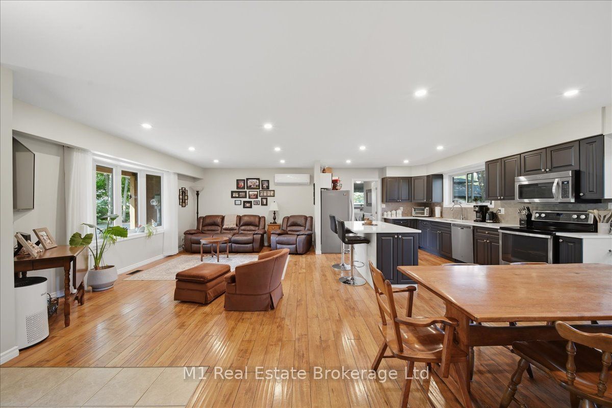2 Conder Drive, Oro-Medonte, ON L0K 1E0 photo 4
