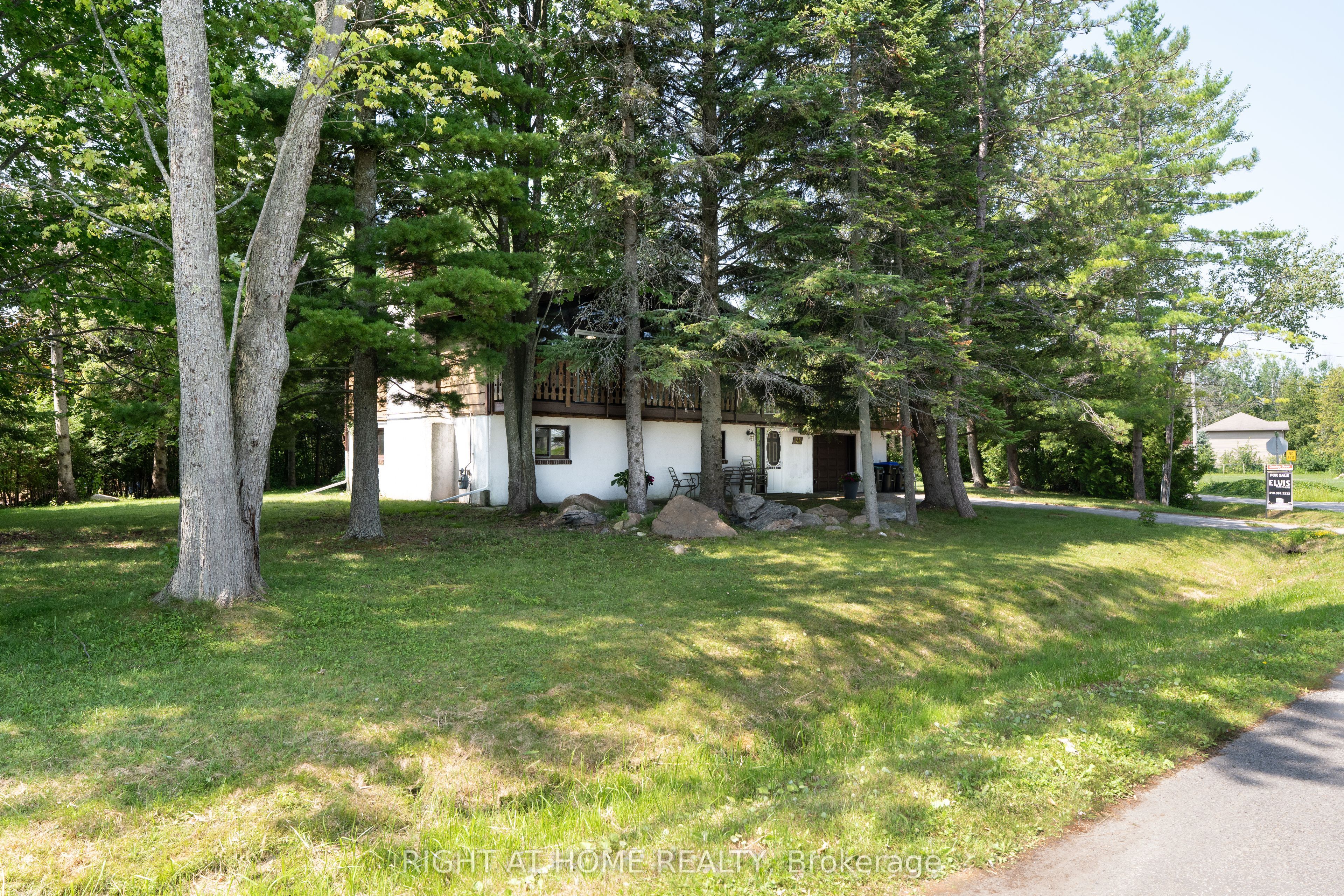 25 William Avenue, Wasaga Beach, ON L9Z 2X3
