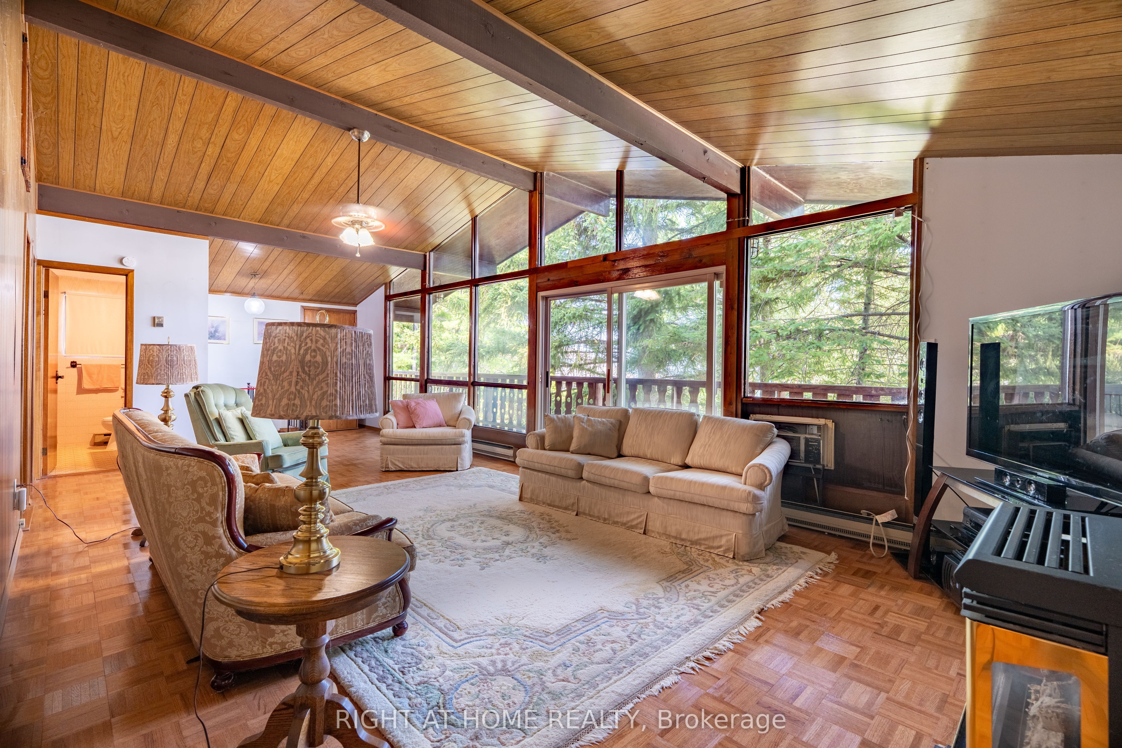 25 William Avenue, Wasaga Beach, ON L9Z 2X3 photo 2