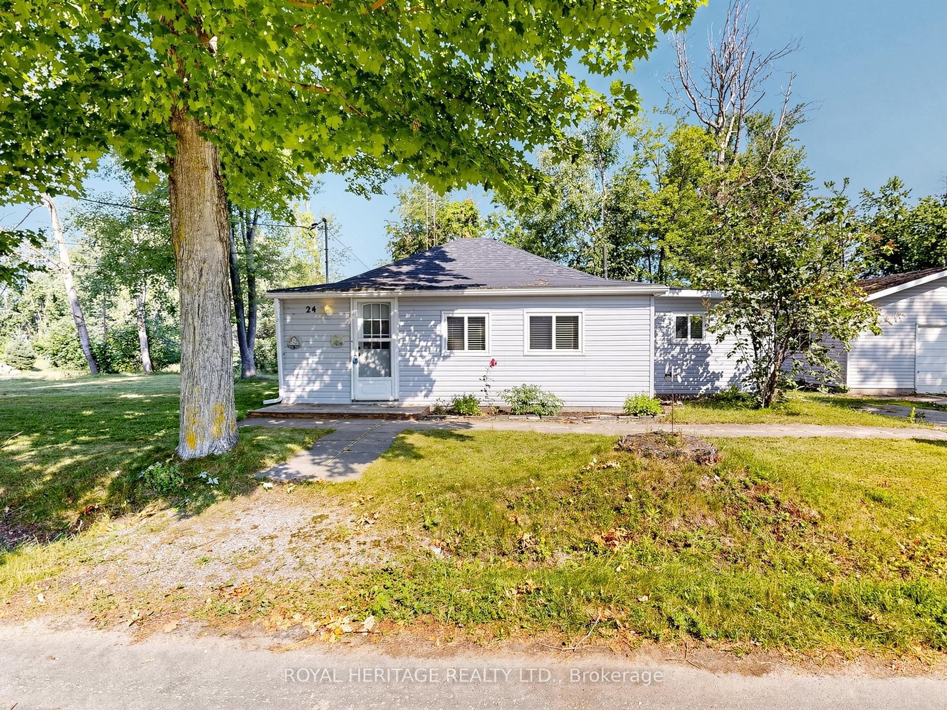 24 Ridge Avenue, Ramara, ON L0K 1B0