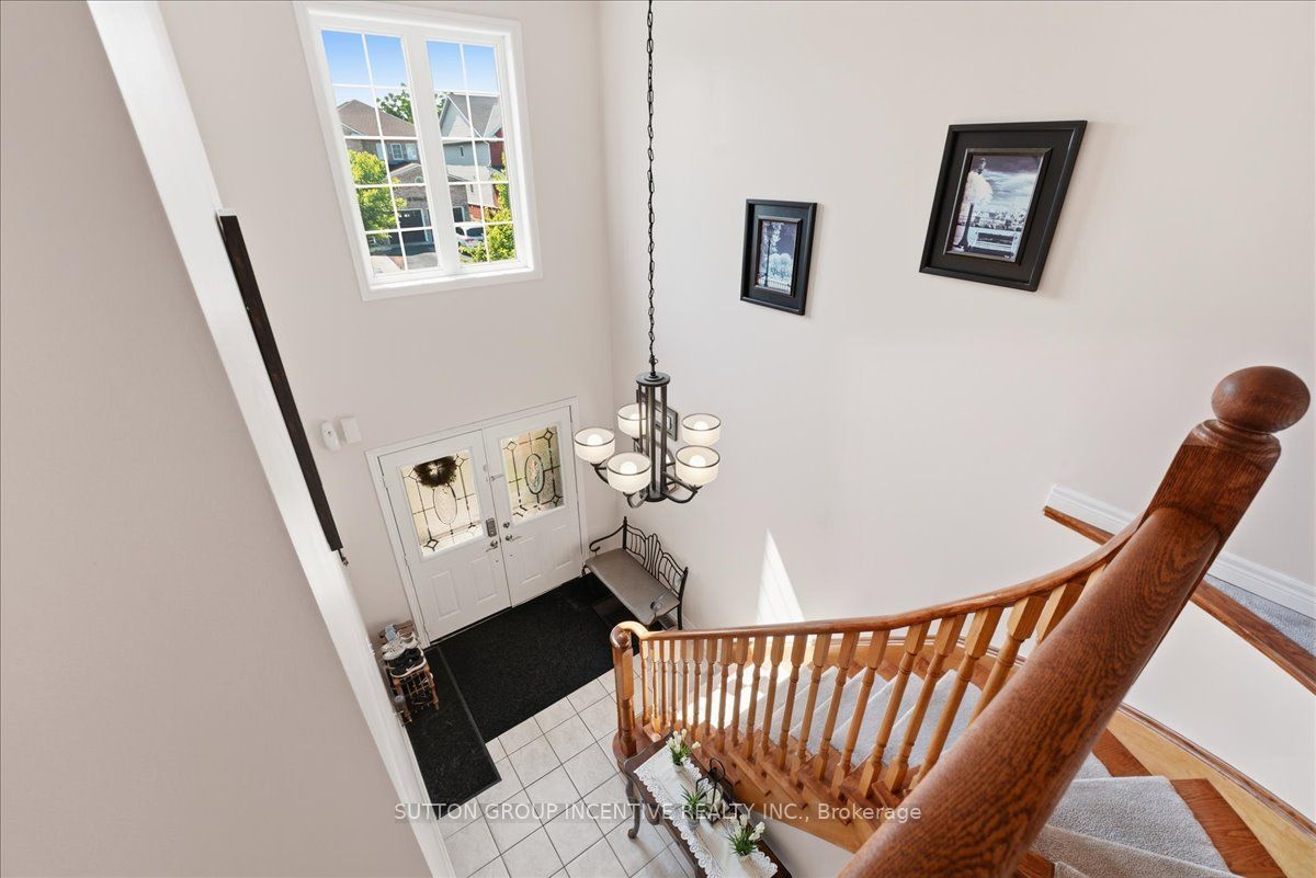 17 White Crescent, Barrie, ON L4N 5Z9 photo 4