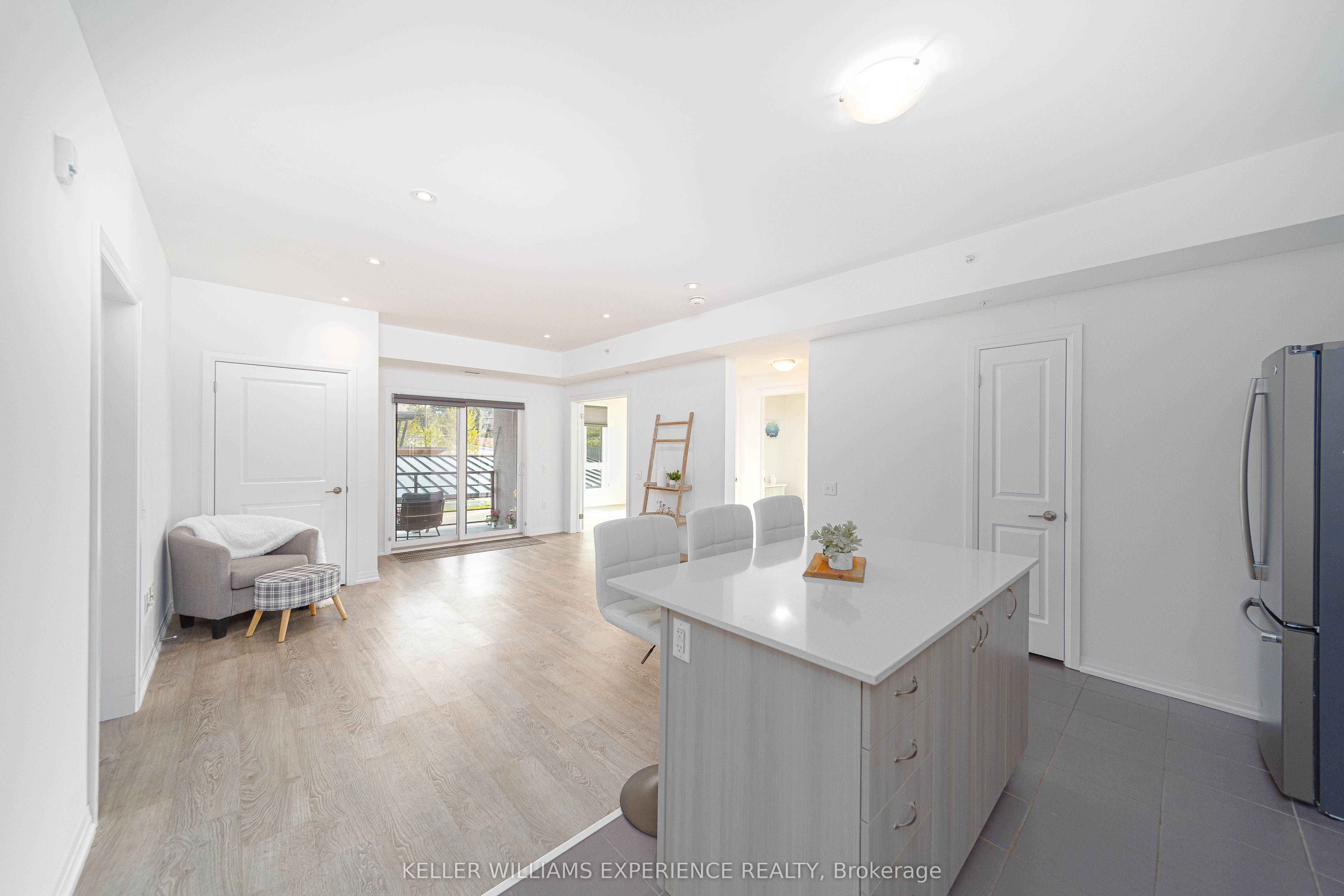 300 Essa Road E 201, Barrie, ON L9J 0B9 photo 2