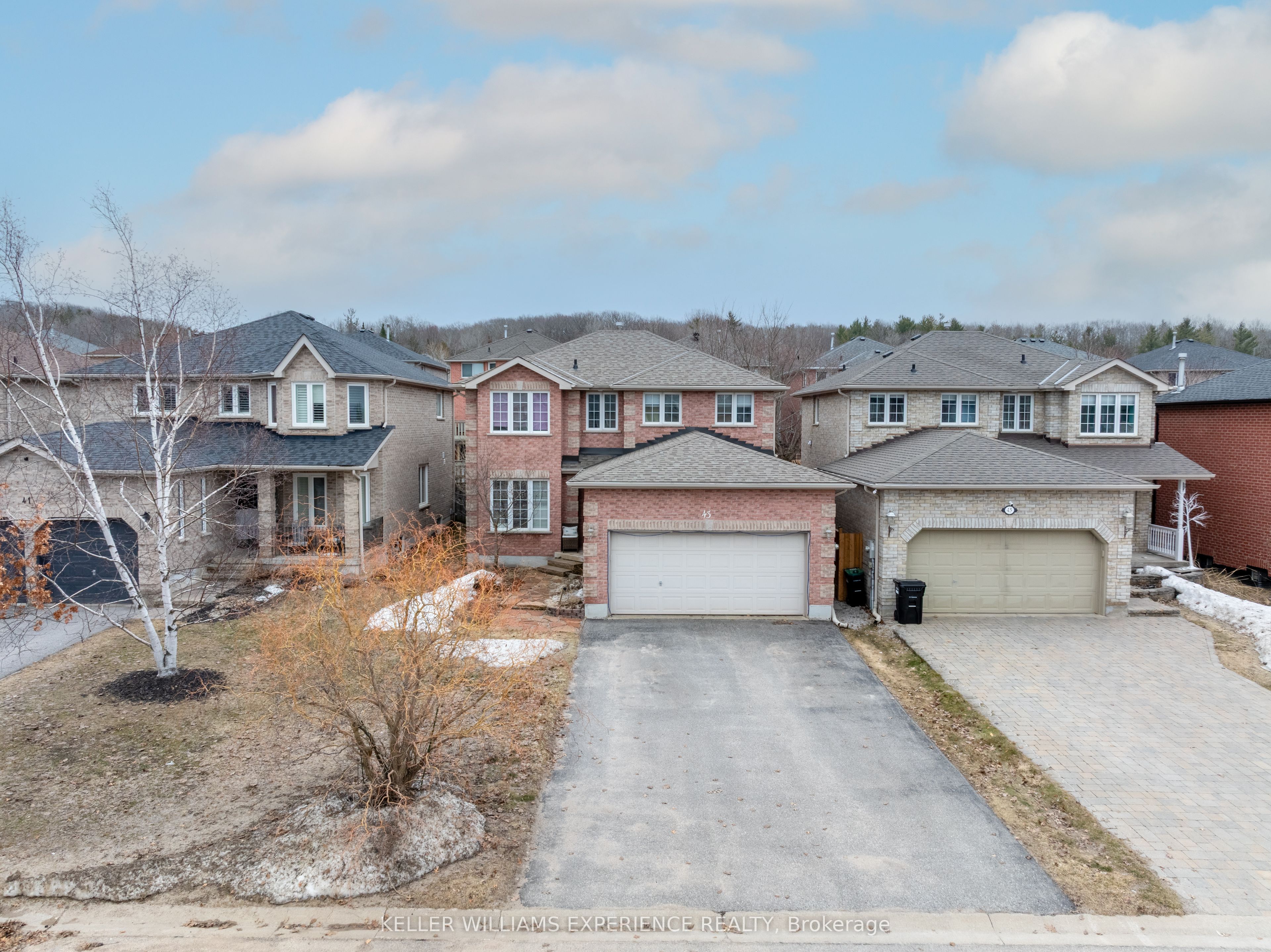 43 Dunnett Drive, Barrie, ON L4N 0J7 photo 3