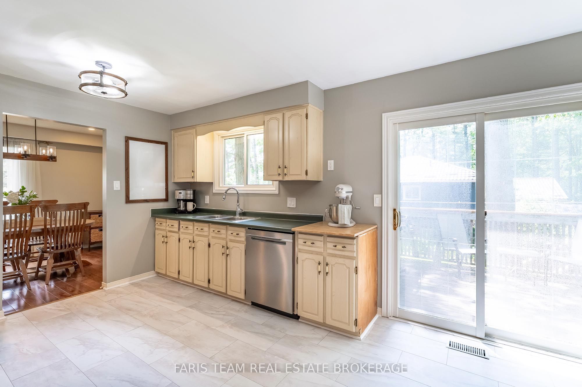 1202 Sunnidale Road, Springwater, ON L4M 4S4 photo 4