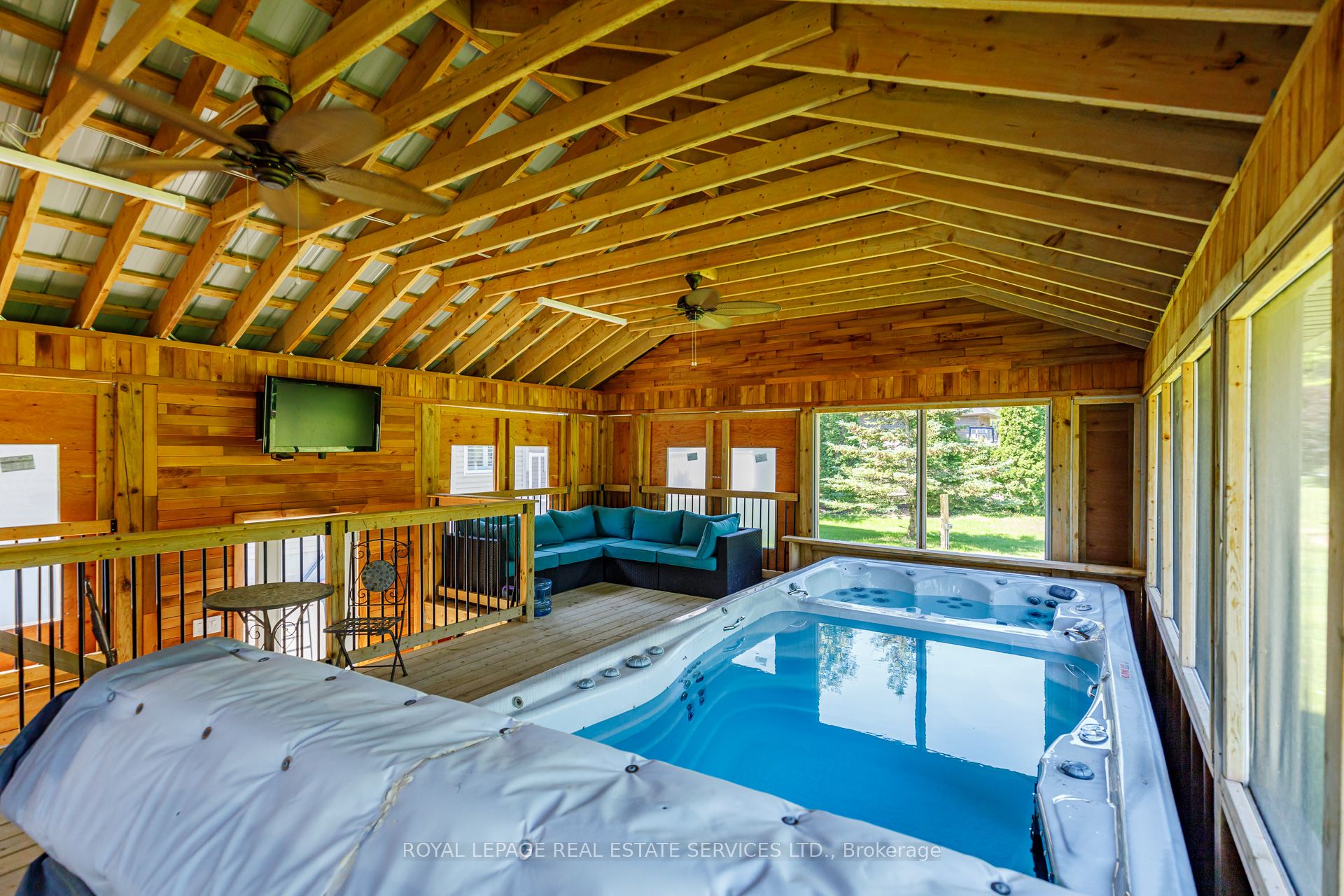 2 Alexandra Lane, Wasaga Beach, ON L9Z 1N5