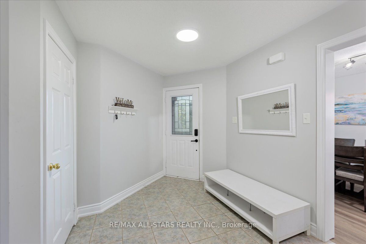 22 Kelsey Crescent, Barrie, ON L4N 0J5 photo 4