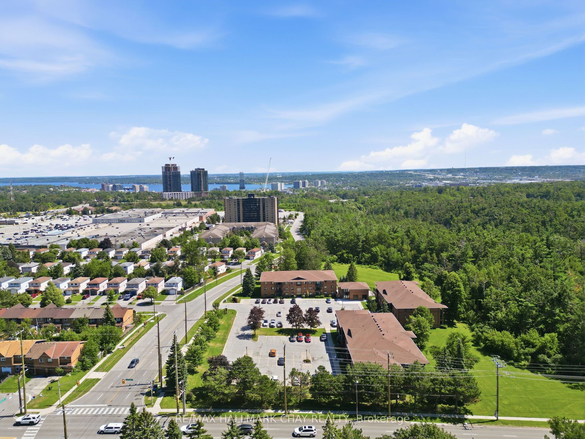 10C Coulter Street 324, Barrie, ON L4N 6S2