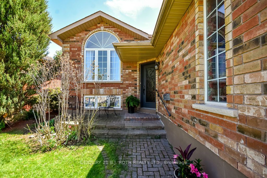 53 FOREST DALE Drive, Barrie, ON L4M 6M9 photo 2
