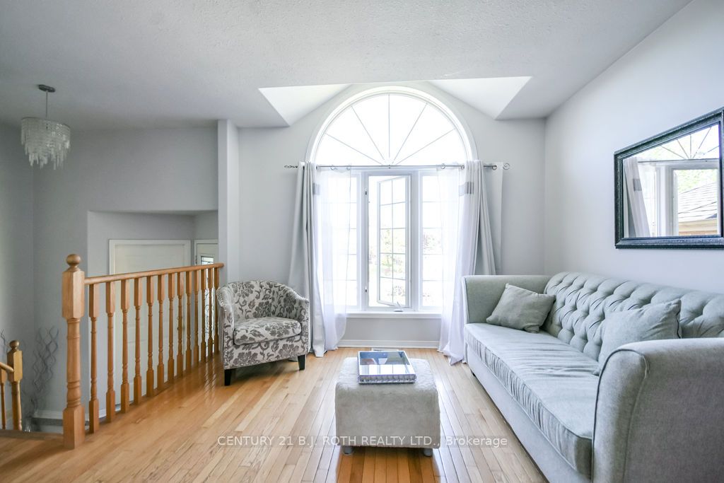 53 FOREST DALE Drive, Barrie, ON L4M 6M9 photo 4