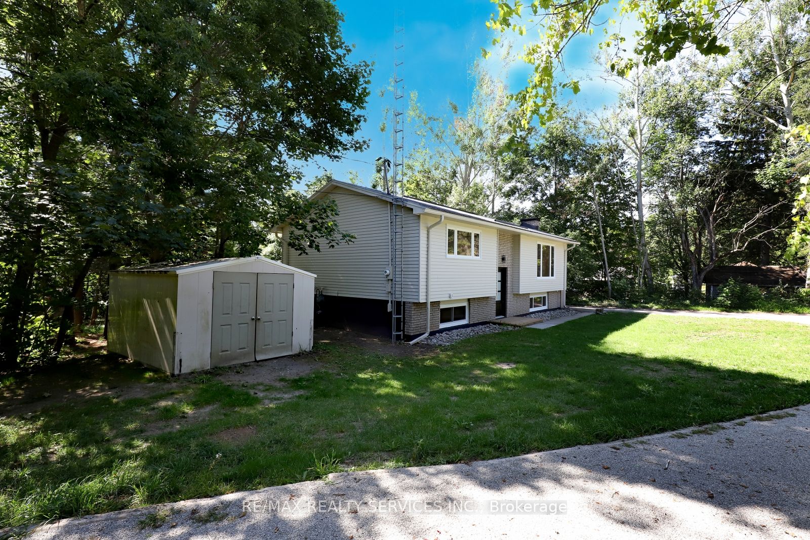 8570 Hwy 12 N/A, Oro-Medonte, ON L3V 0K1 photo 2