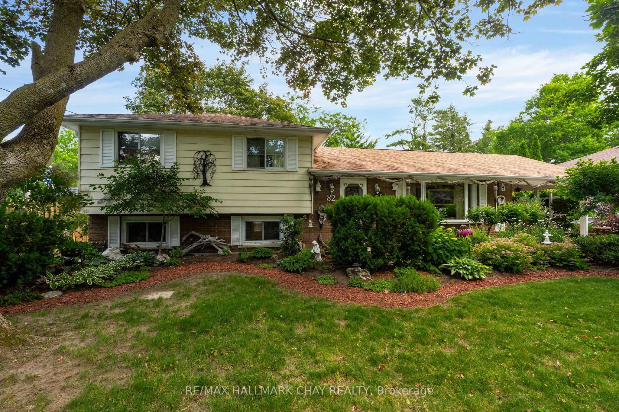 82 Fourth Street, Orillia, ON L3V 4B8 photo 2