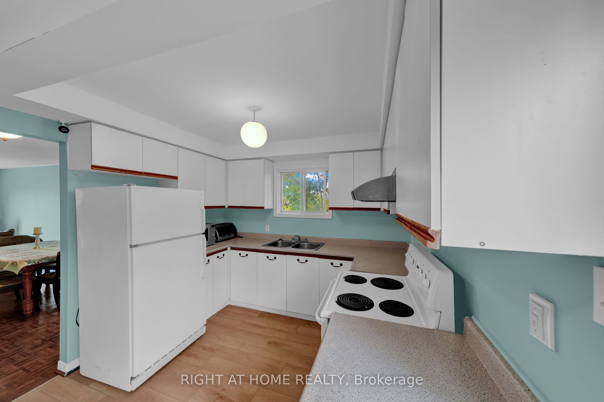 138 45th Street N, Wasaga Beach, ON L9Z 1Z2 photo 5