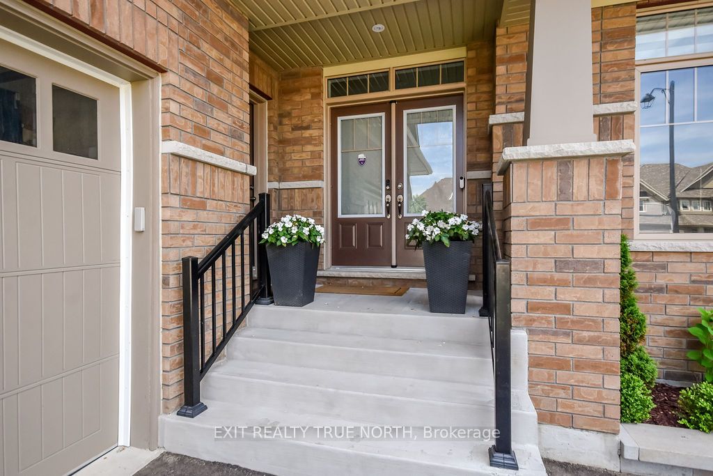 108 Rugman Crescent, Springwater, ON L9X 2A5 photo 3