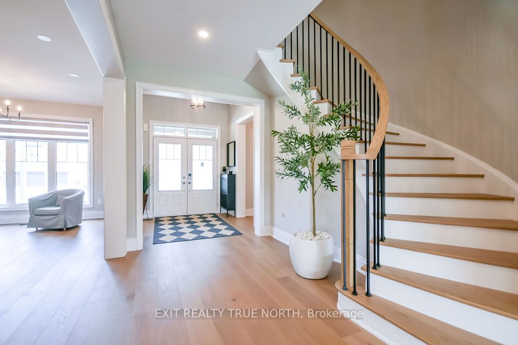 108 Rugman Crescent, Springwater, ON L9X 2A5 photo 4