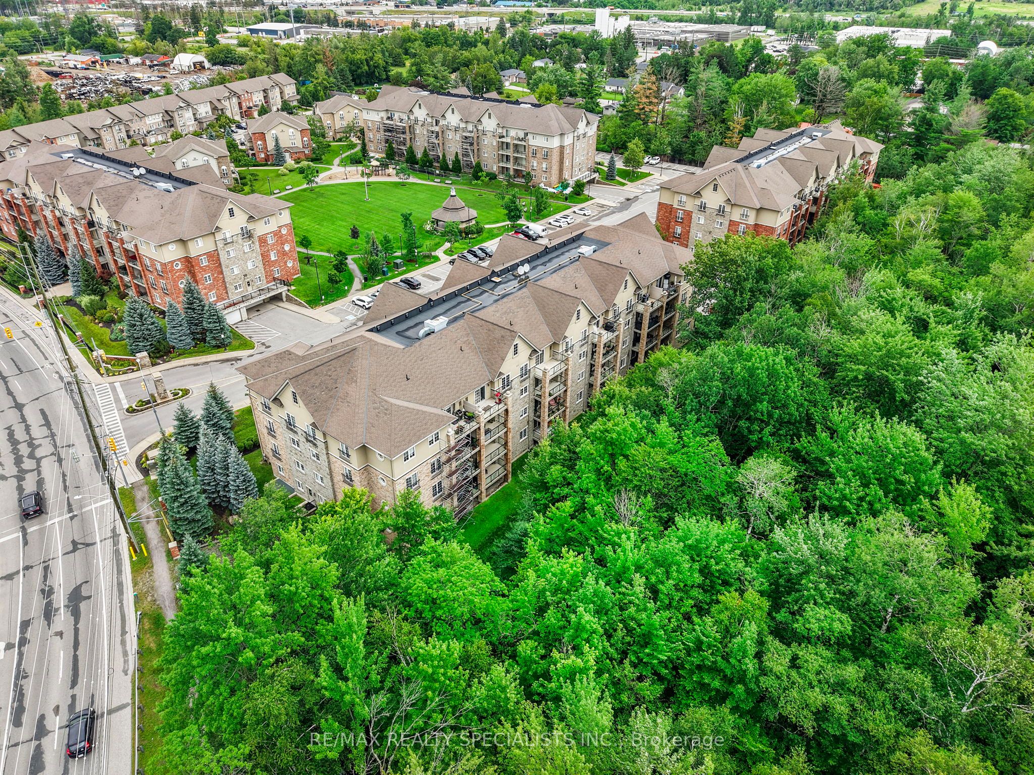 41 Ferndale Drive S, Barrie, ON L4N 5T6