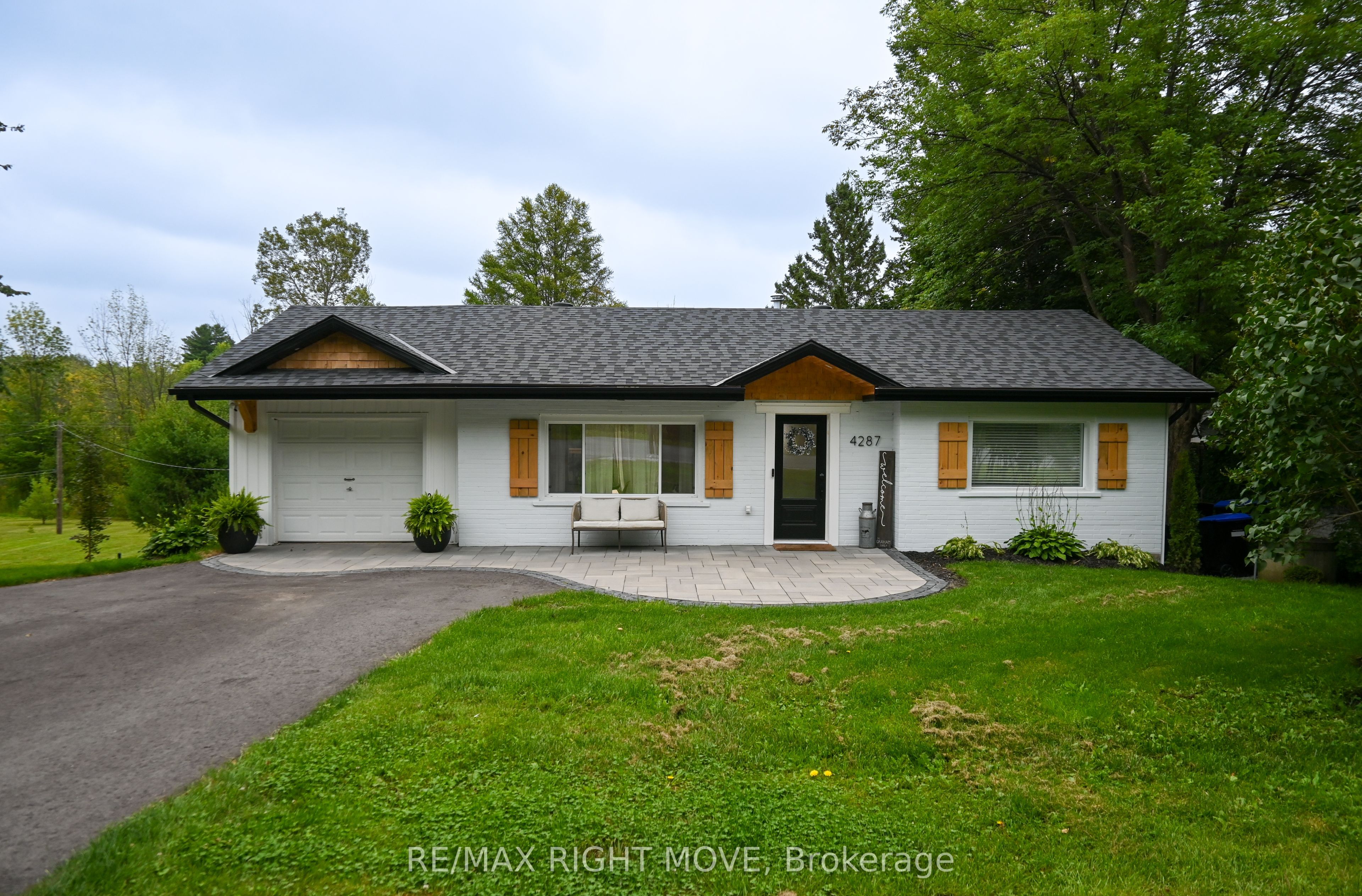 4287 Huronia Road, Severn, ON L3V 0G6