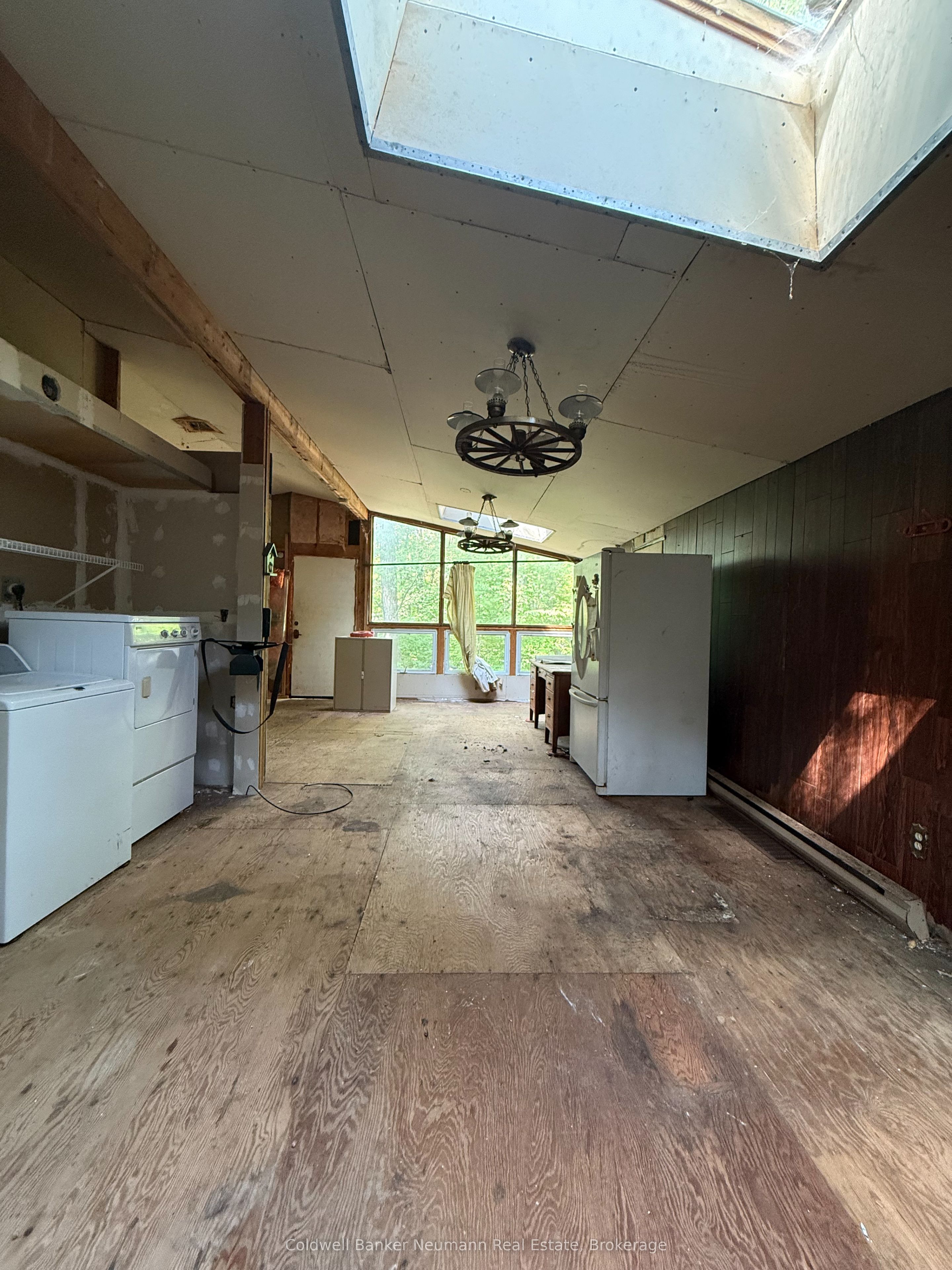 808 Oxbow Park Drive, Wasaga Beach, ON L9Z 2V1 photo 3