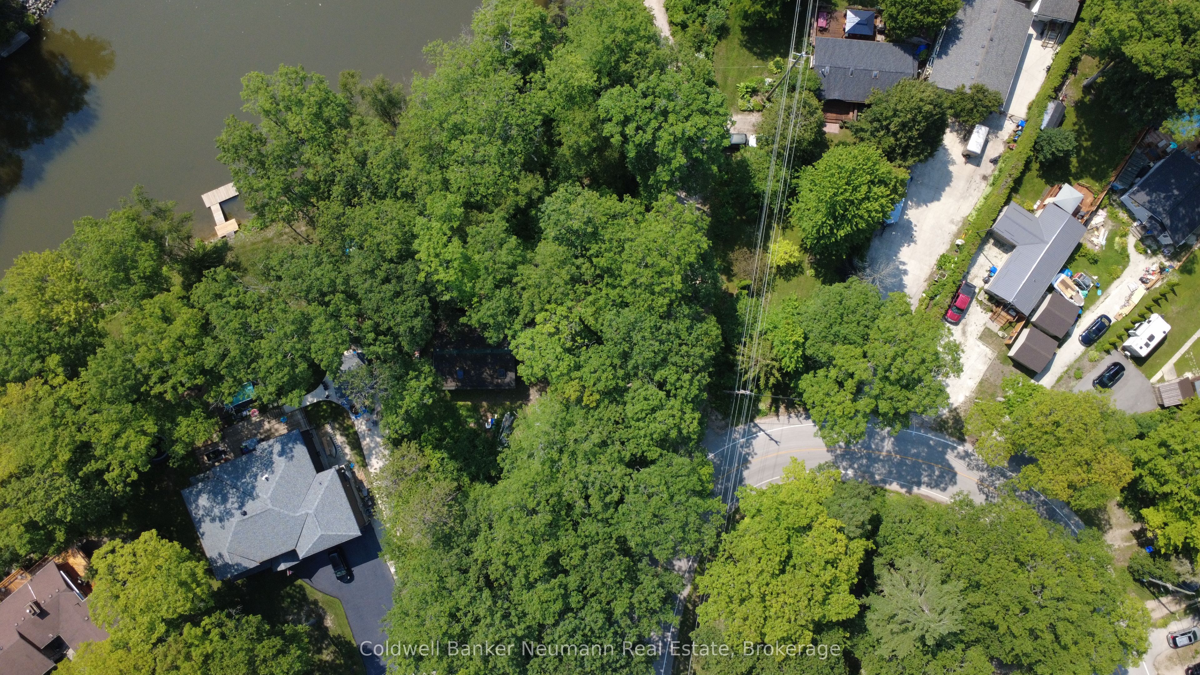 808 Oxbow Park Drive, Wasaga Beach, ON L9Z 2V1 photo 4