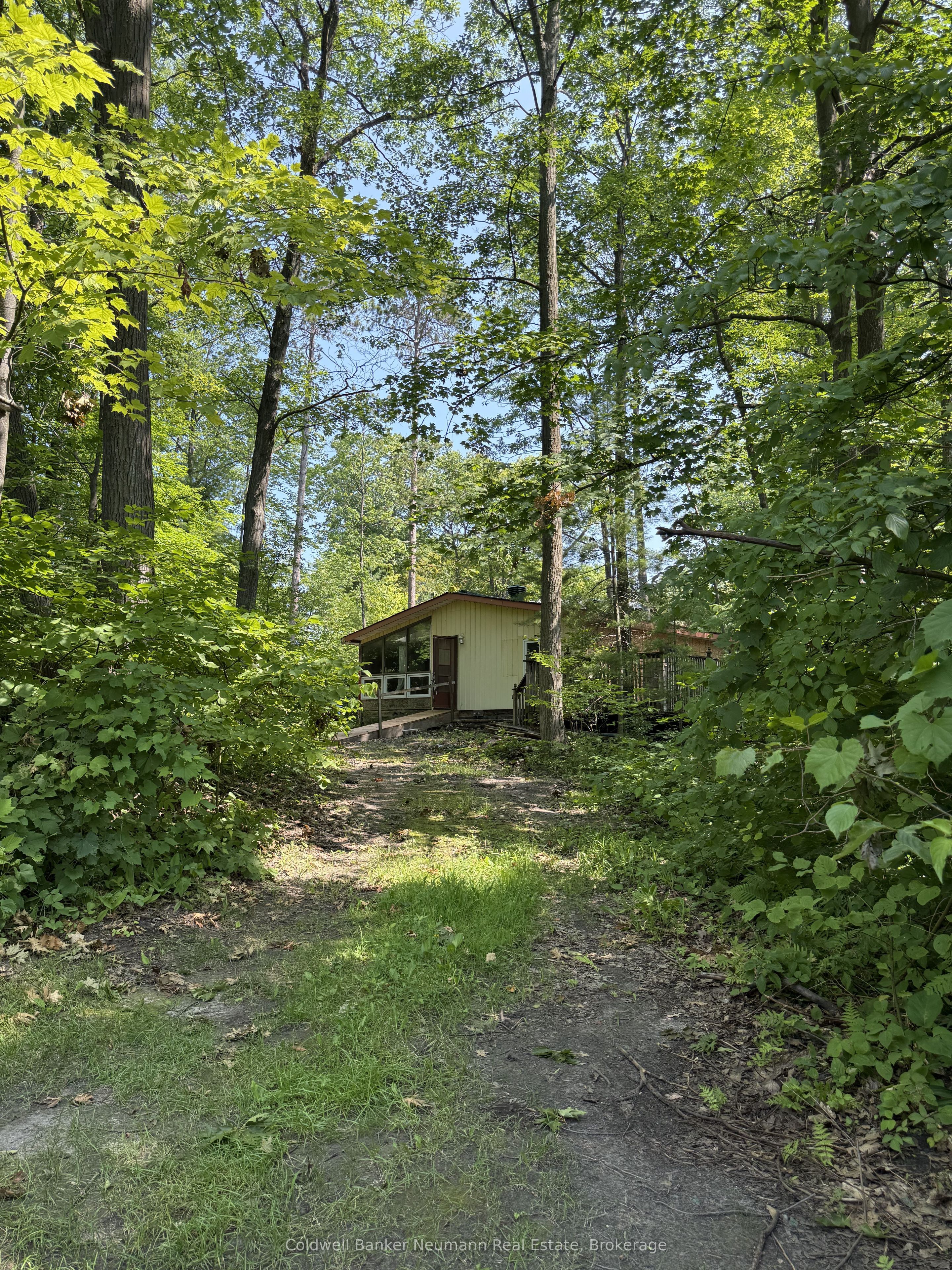 808 Oxbow Park Drive, Wasaga Beach, ON L9Z 2V1 photo 5