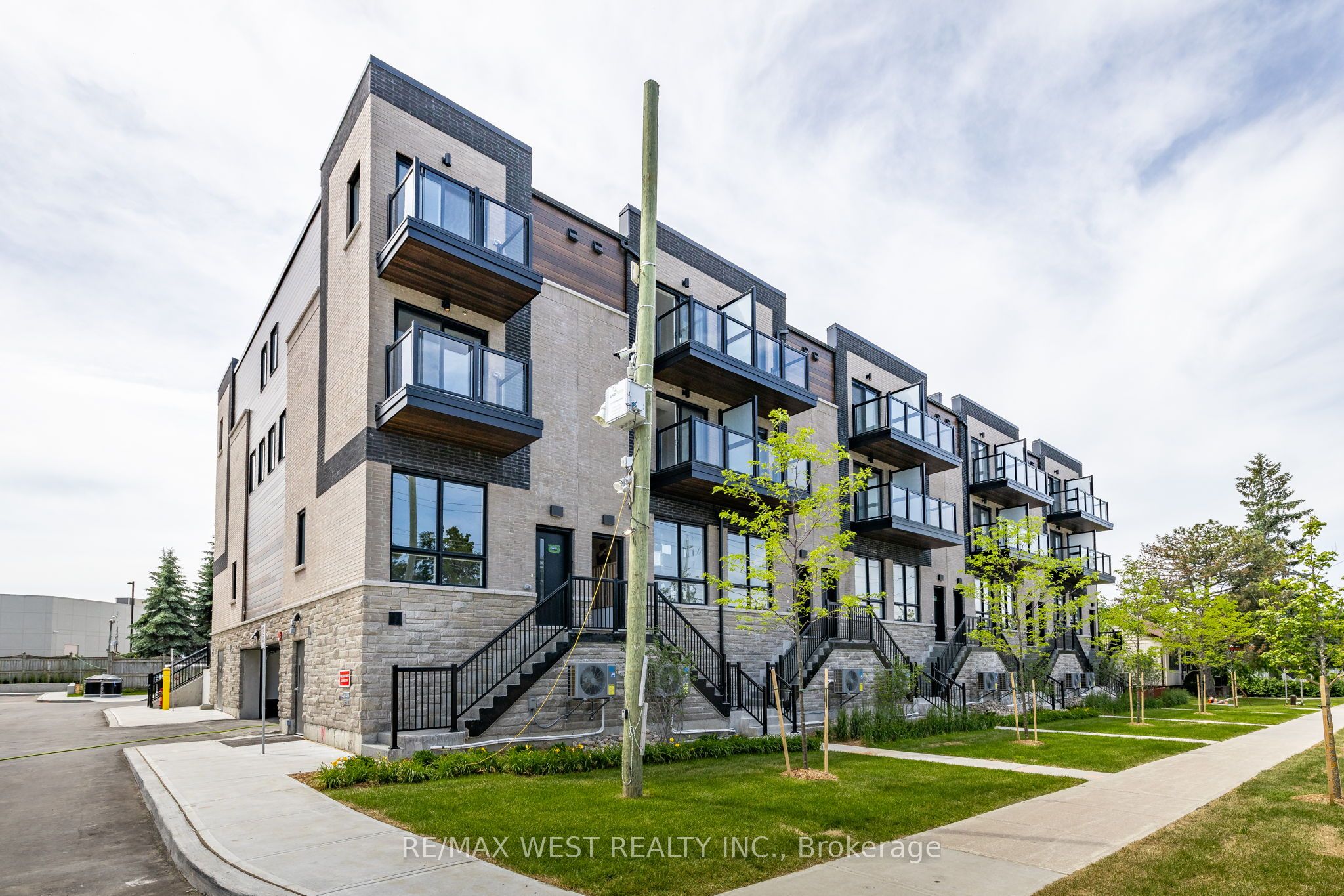 521 Big Bay Point Road 7, Barrie, ON L4N 3Z6
