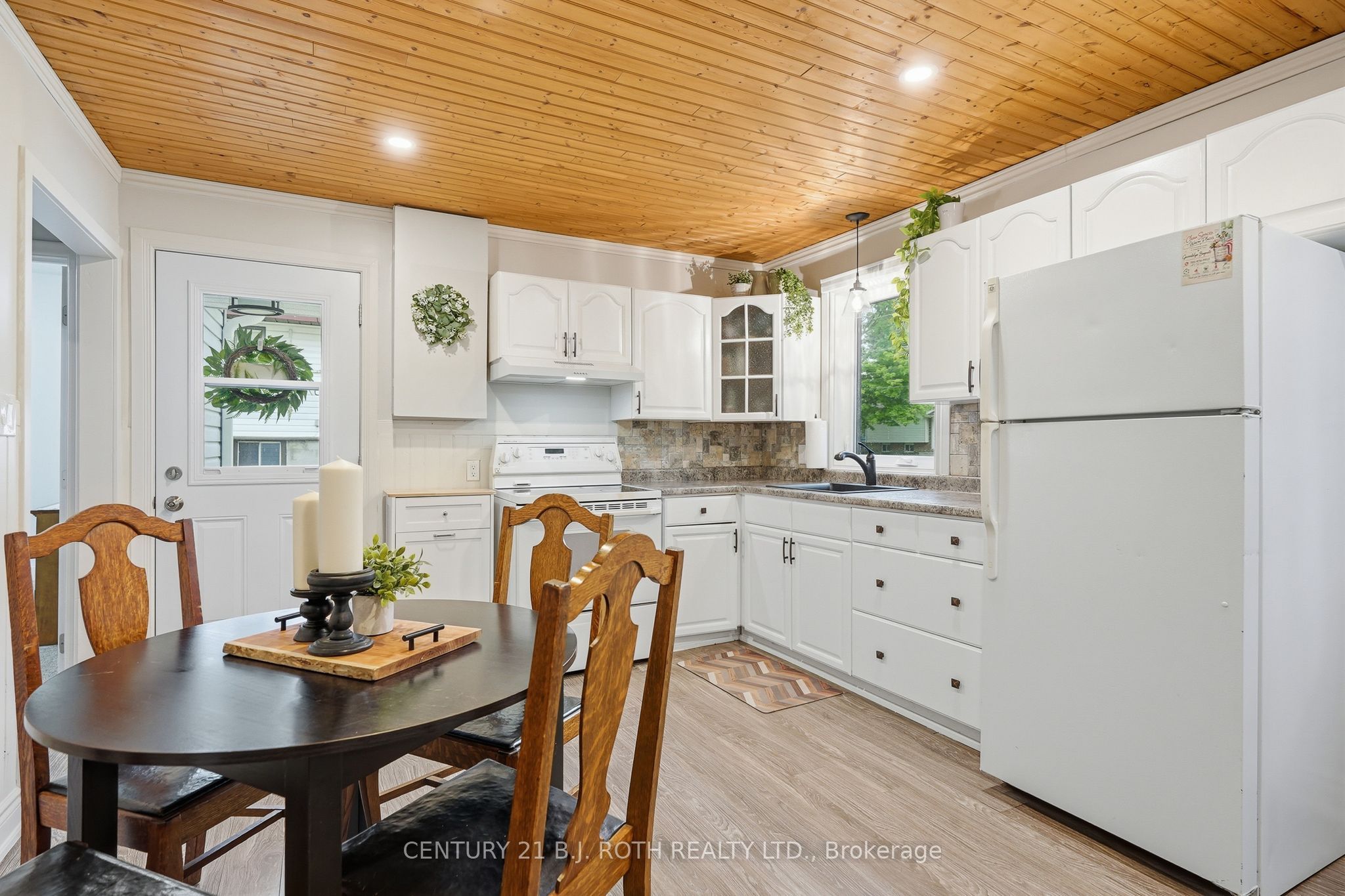 3408 Coronation Avenue, Severn, ON L0K 1G0 photo 2