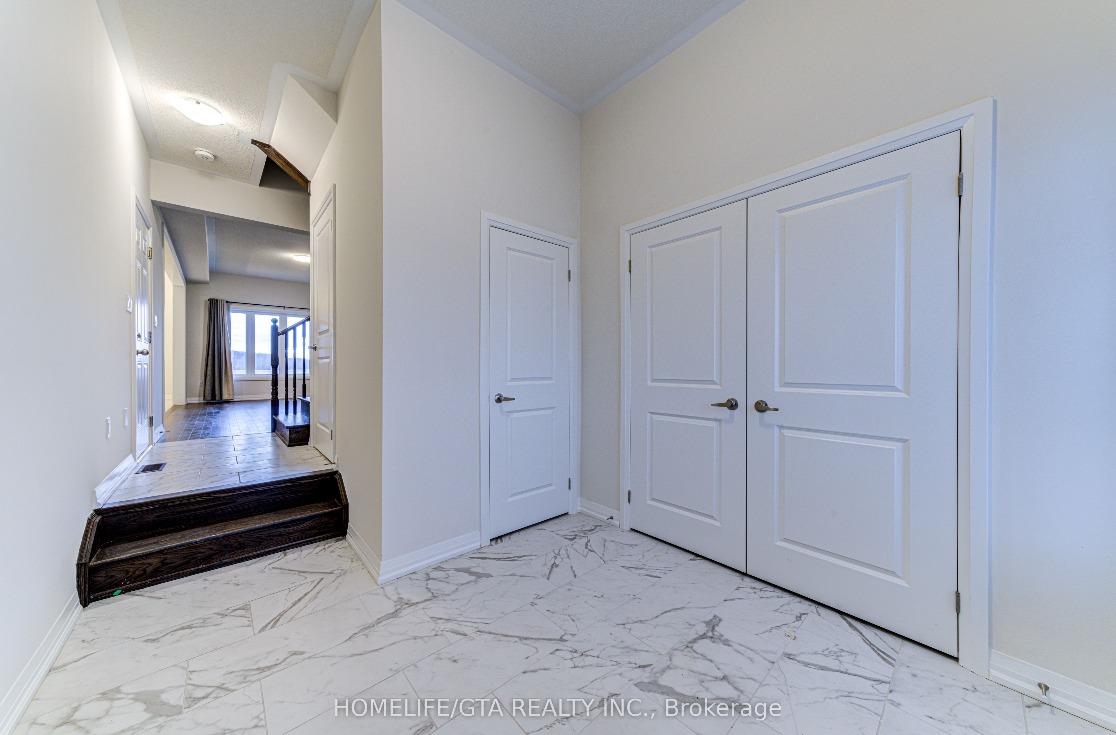 168 Union Boulevard, Wasaga Beach, ON L9Z 0N9 photo 2