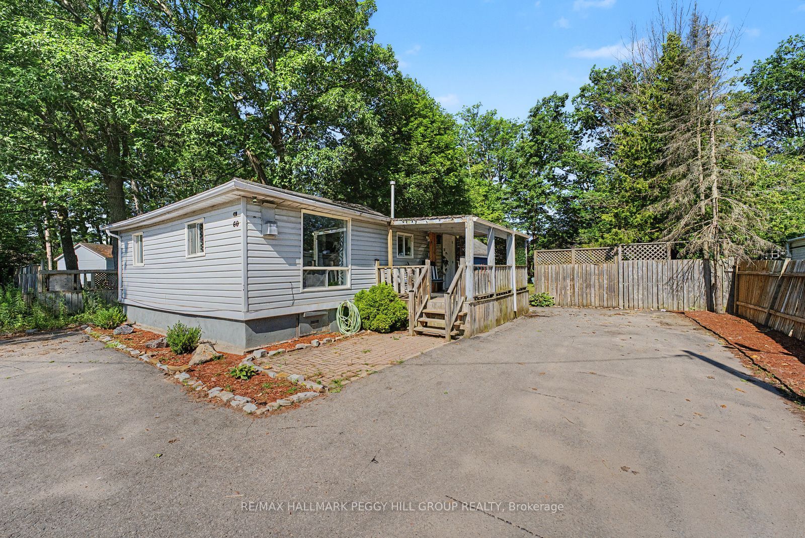 60 Laidlaw Street, Wasaga Beach, ON L9Z 2L2