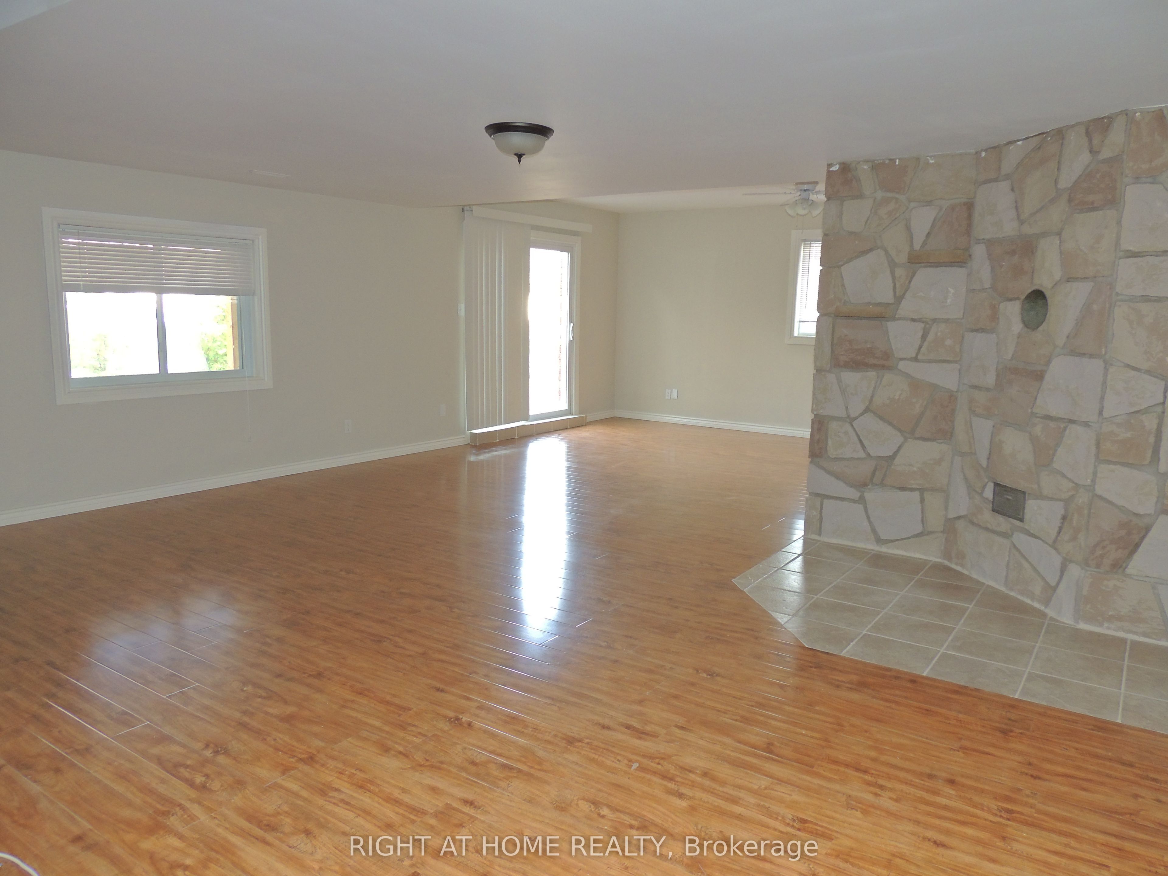 66 Bayview Drive B, Barrie, ON L4N 3N9 photo 2
