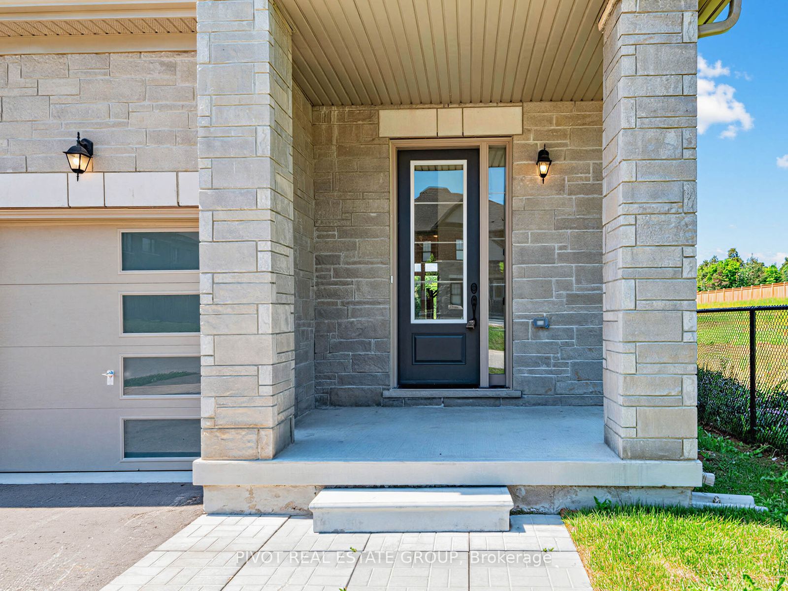 52 Calypso Avenue, Springwater, ON L9X 2C5 photo 4