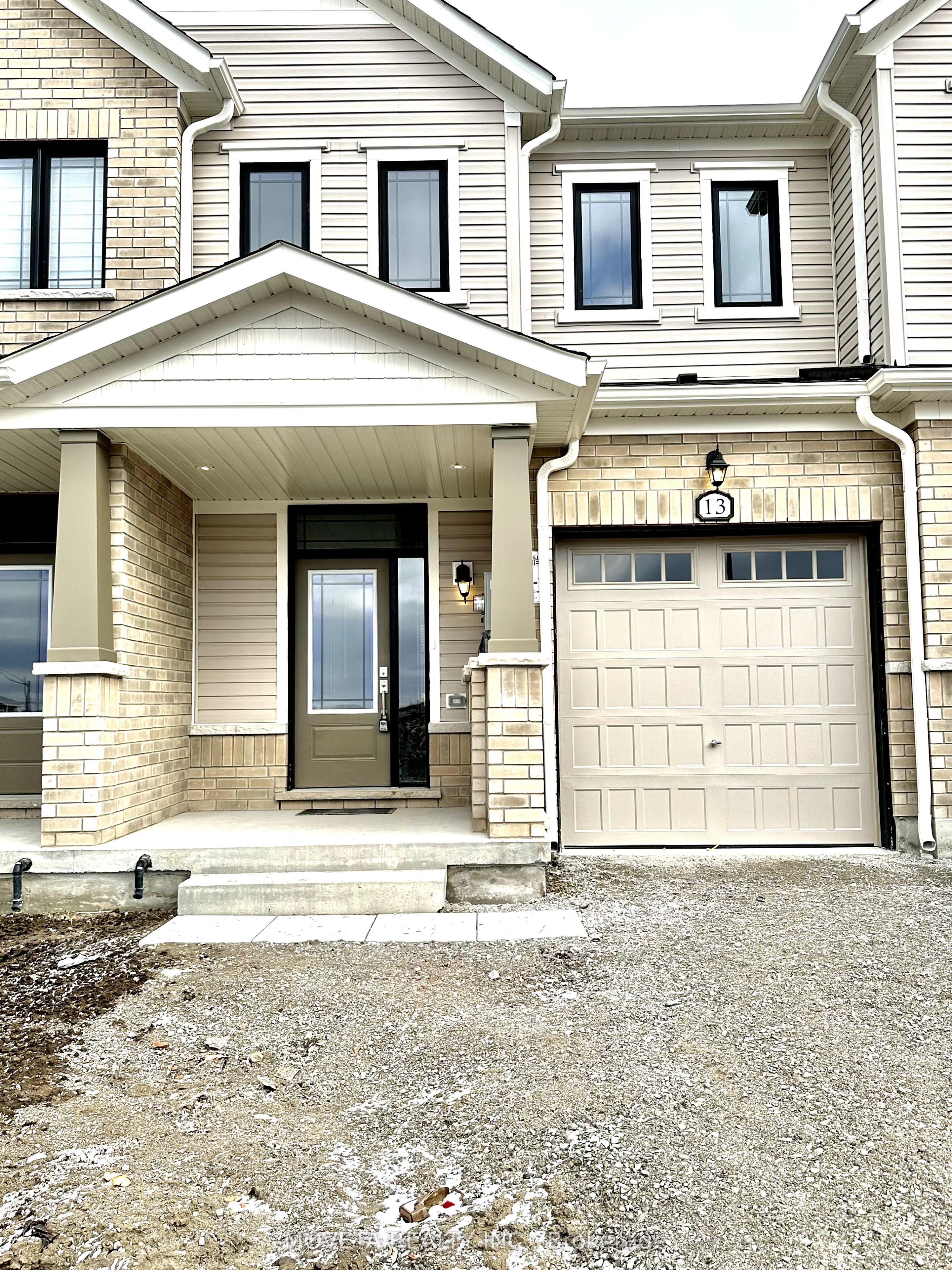 13 Milady Crescent, Barrie, ON L9J 0X3 photo 3