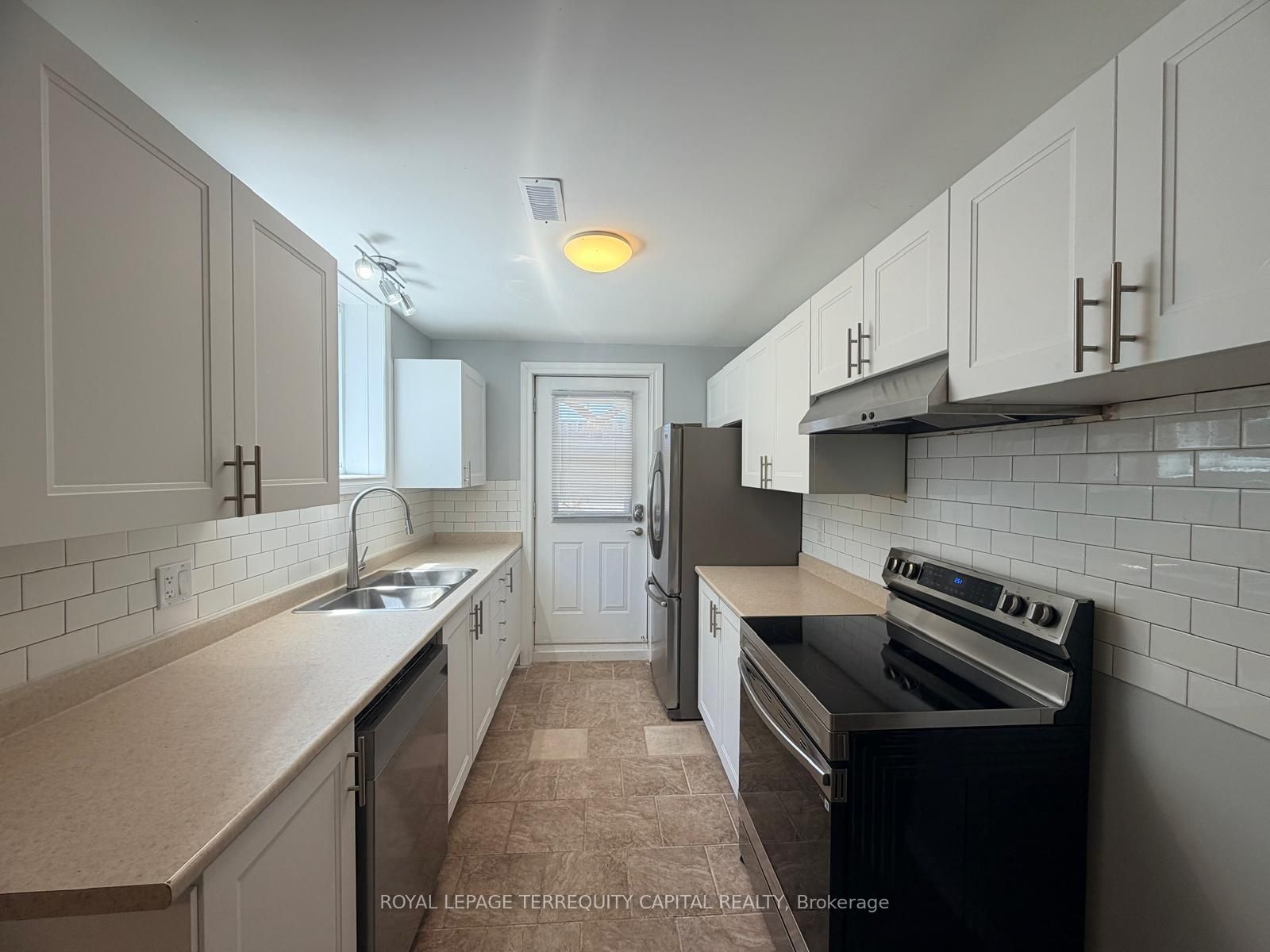 28 Brighton Road Lower, Barrie, ON L4M 6S4 photo 5