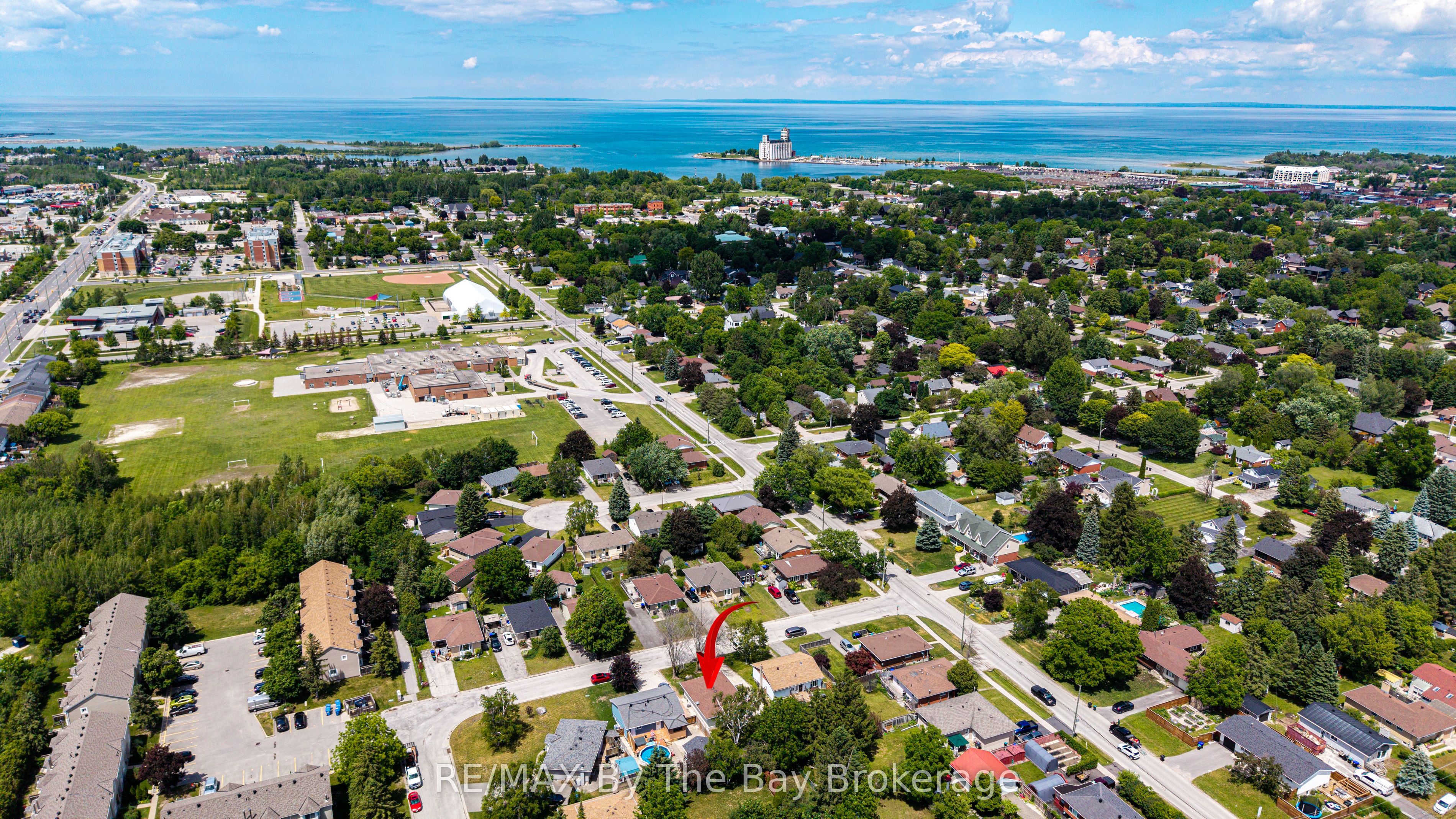 4 Watts Crescent, Collingwood, ON L9Y 4H2 photo 2