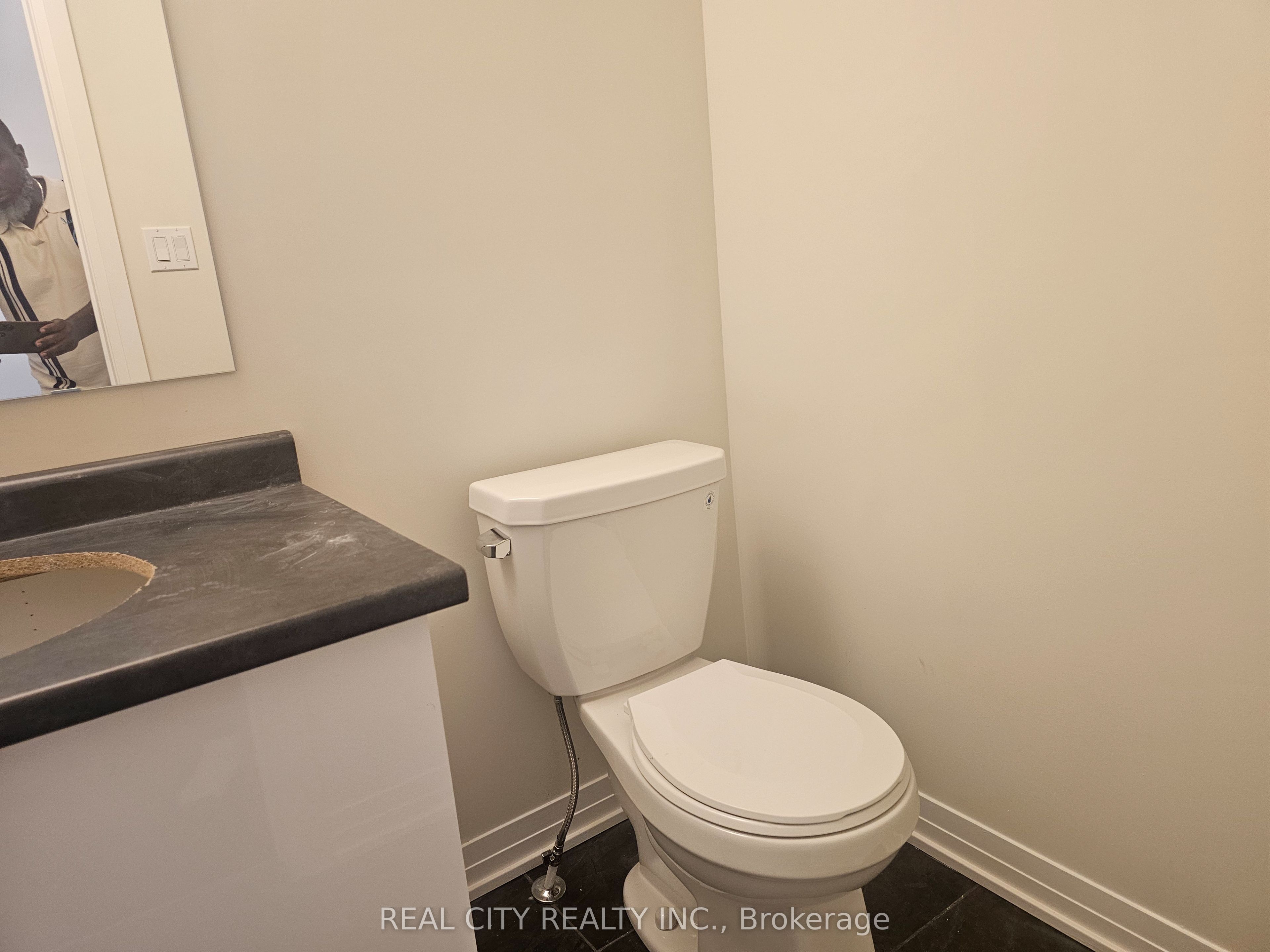 3063 Sandy Acres Avenue, Severn, ON L3V 6H3 photo 3