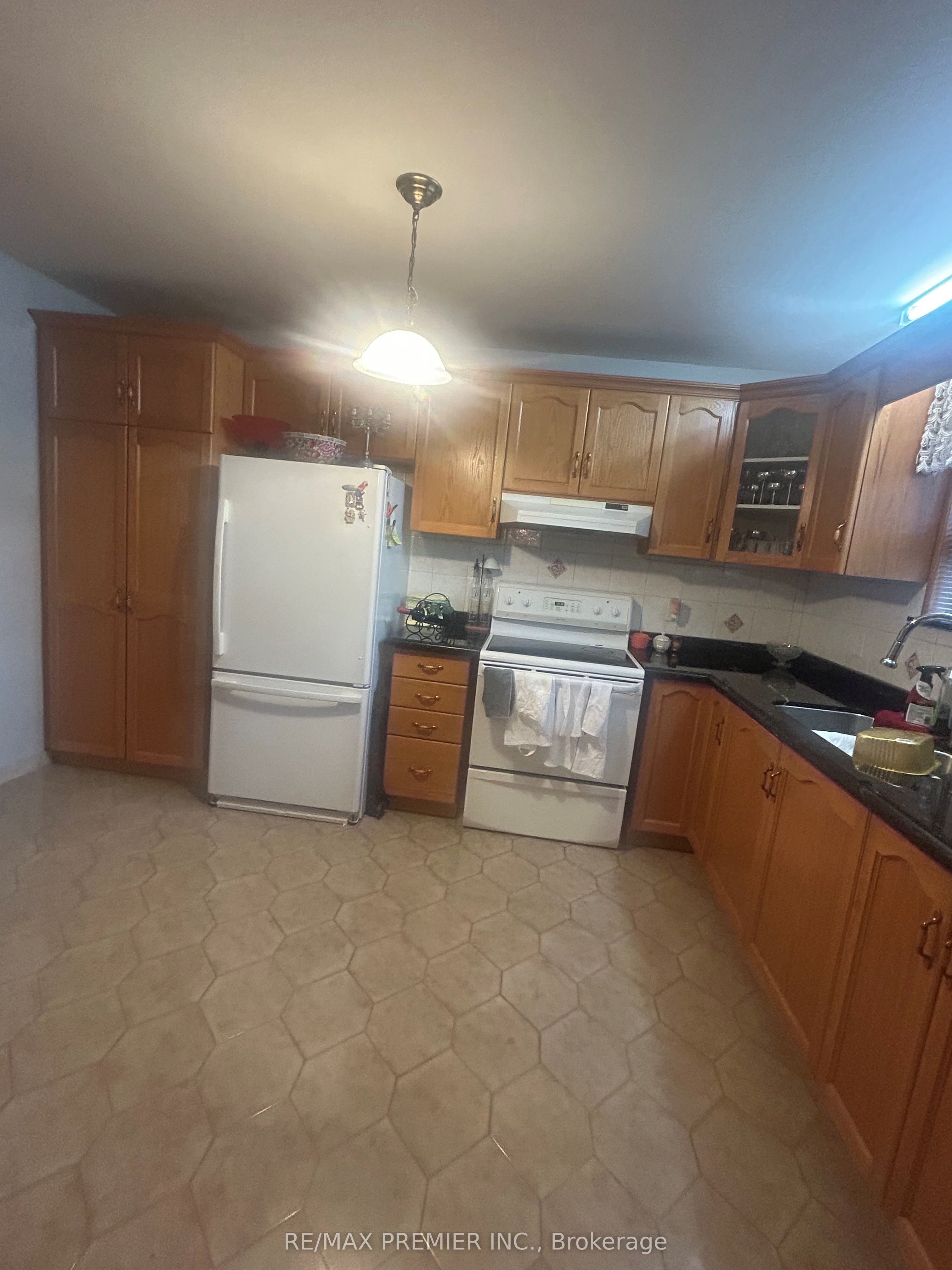 61 Cedar Lane Drive Main Floor, Wasaga Beach, ON L9Z 2S1 photo 3