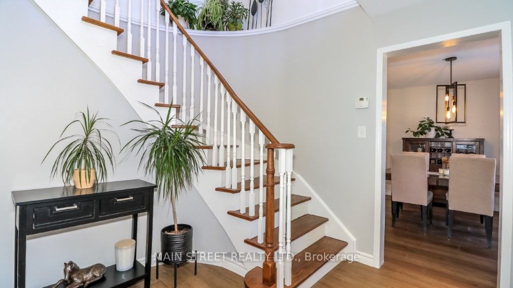 89 Silver Maple Crescent, Barrie, ON L4N 0E5 photo 5