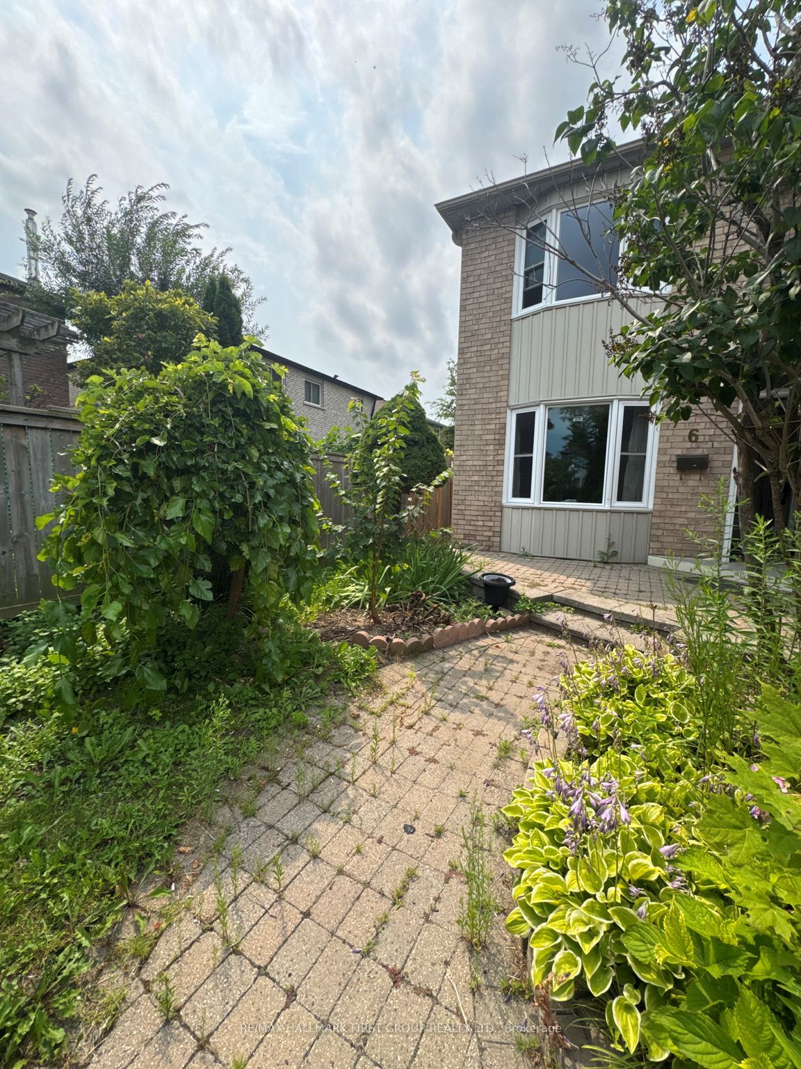 6 Carruthers Crescent, Barrie, ON L4M 6A5