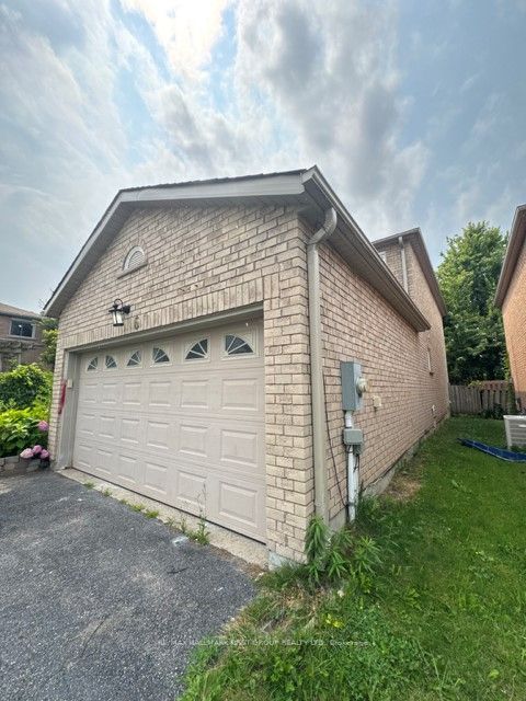 6 Carruthers Crescent, Barrie, ON L4M 6A5 photo 2