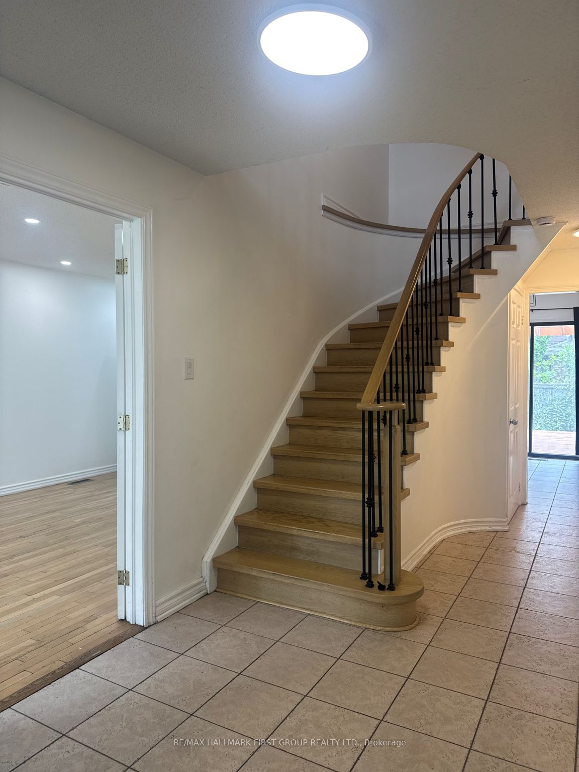 6 Carruthers Crescent, Barrie, ON L4M 6A5 photo 3
