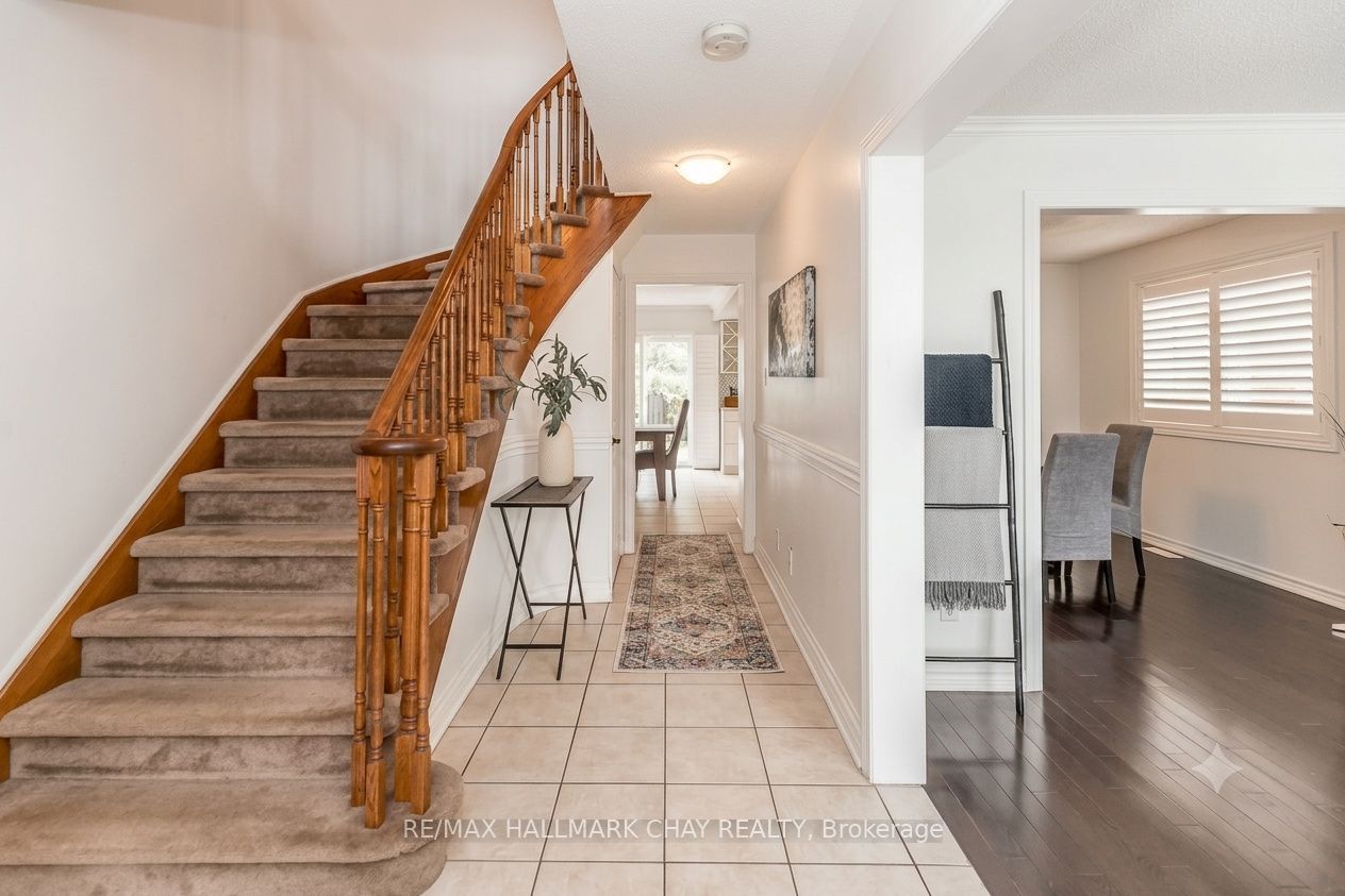 69 Kenwell Crescent, Barrie, ON L4N 0A3 photo 4