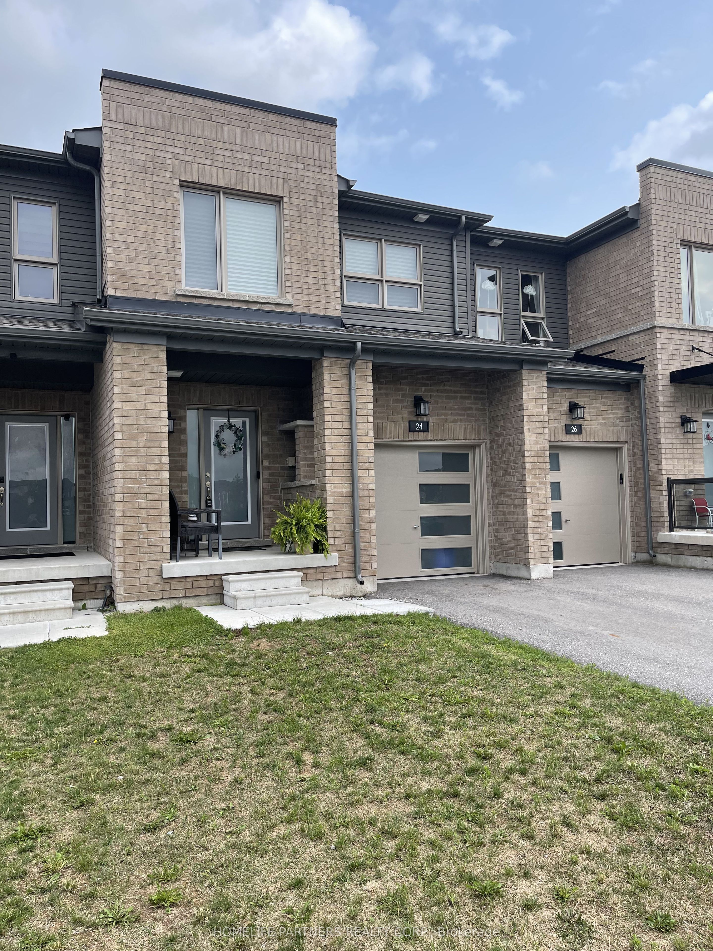 24 South Park Lane, Barrie, ON L9J 0M8
